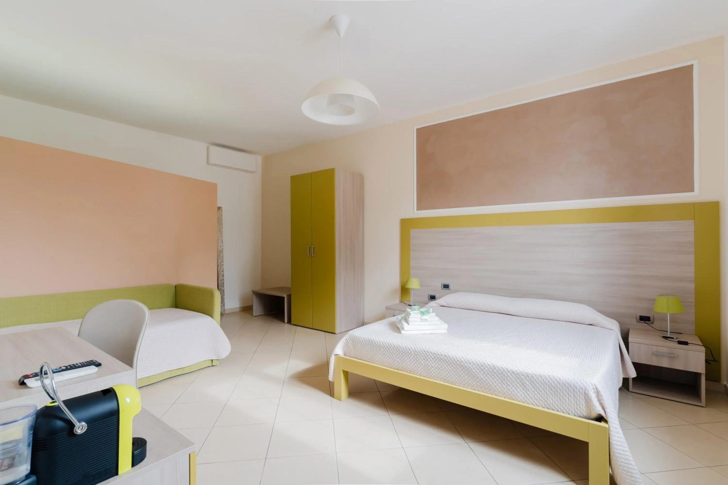 Bed in Lamendolara B&B