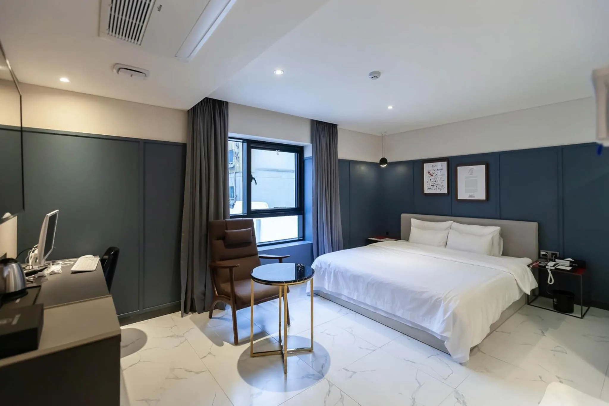 Bed in Brown Dot Hotel Hadan