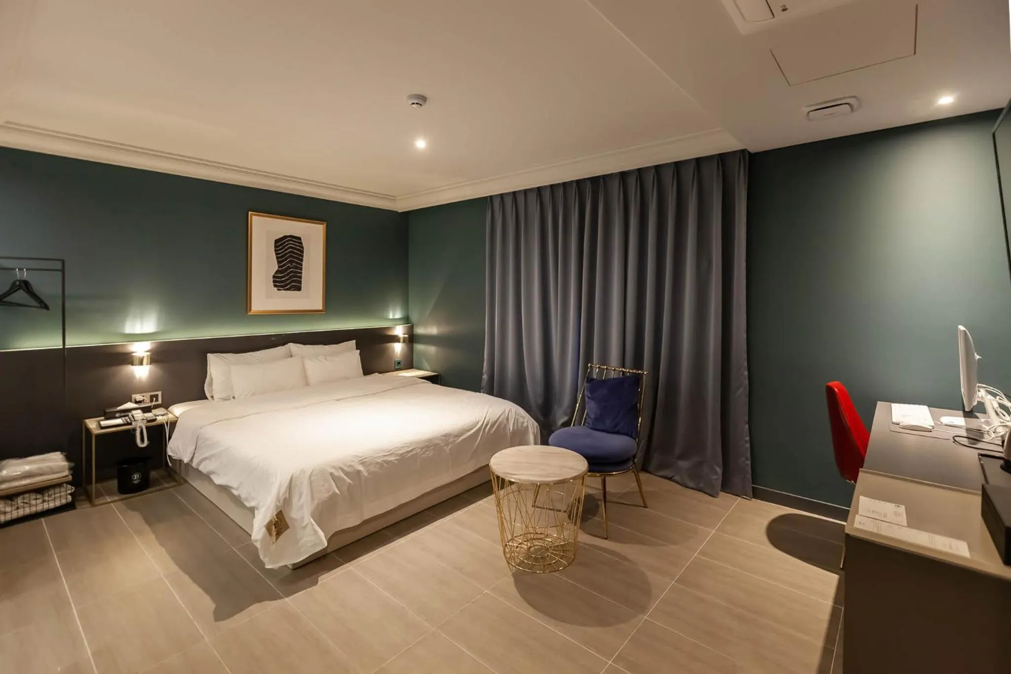 Bed in Brown Dot Hotel Hadan