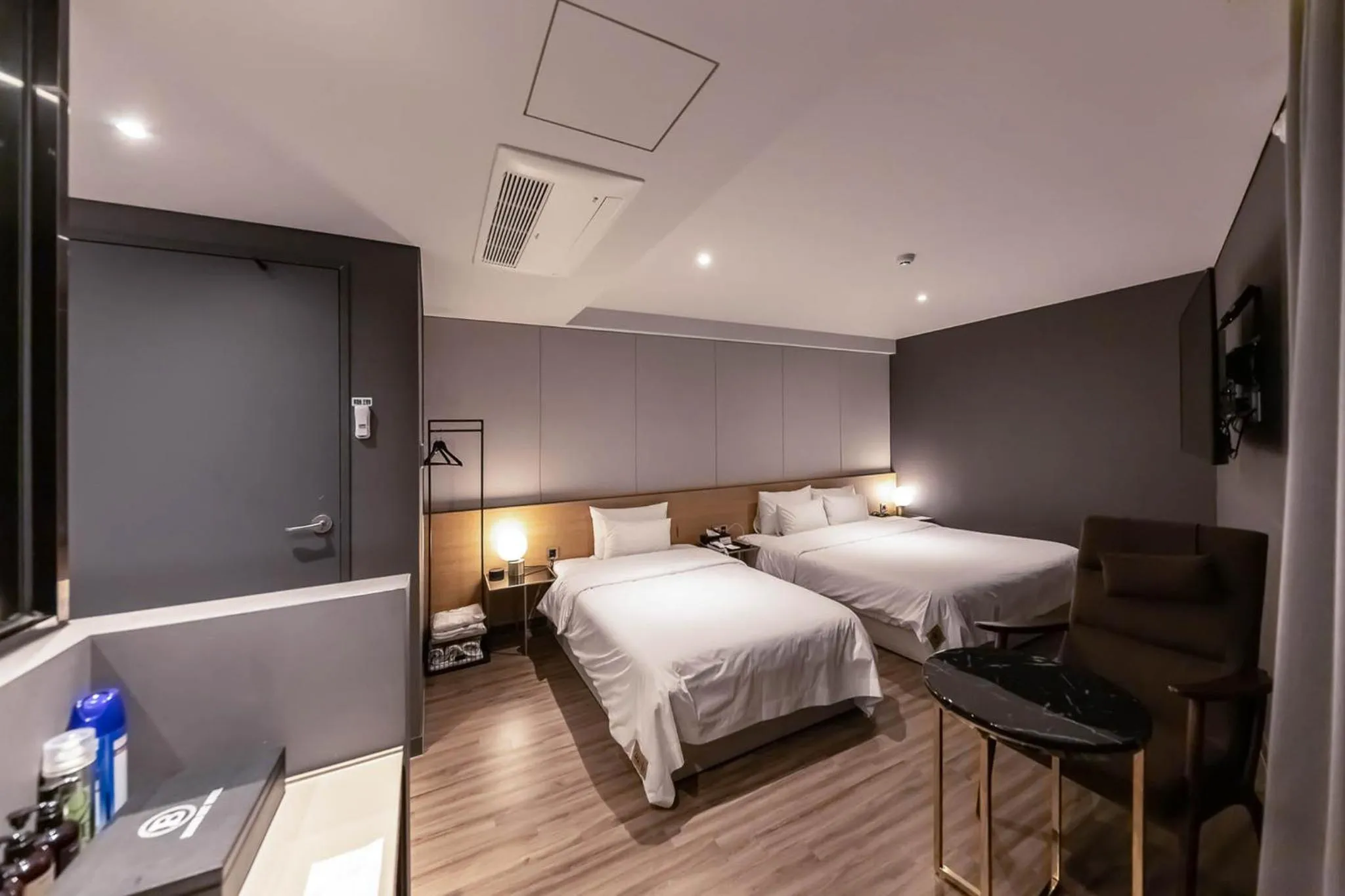 Bed in Brown Dot Hotel Hadan