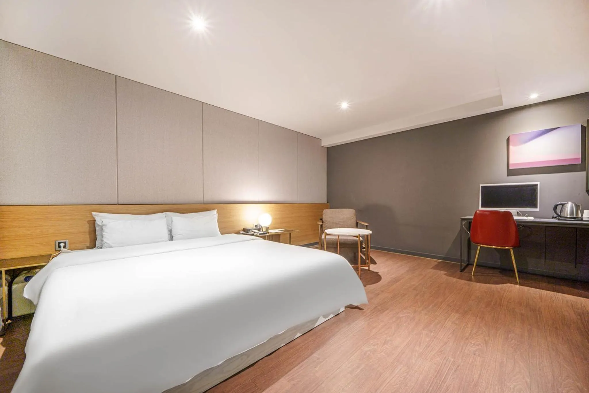 Bed in Brown Dot Hotel Hadan