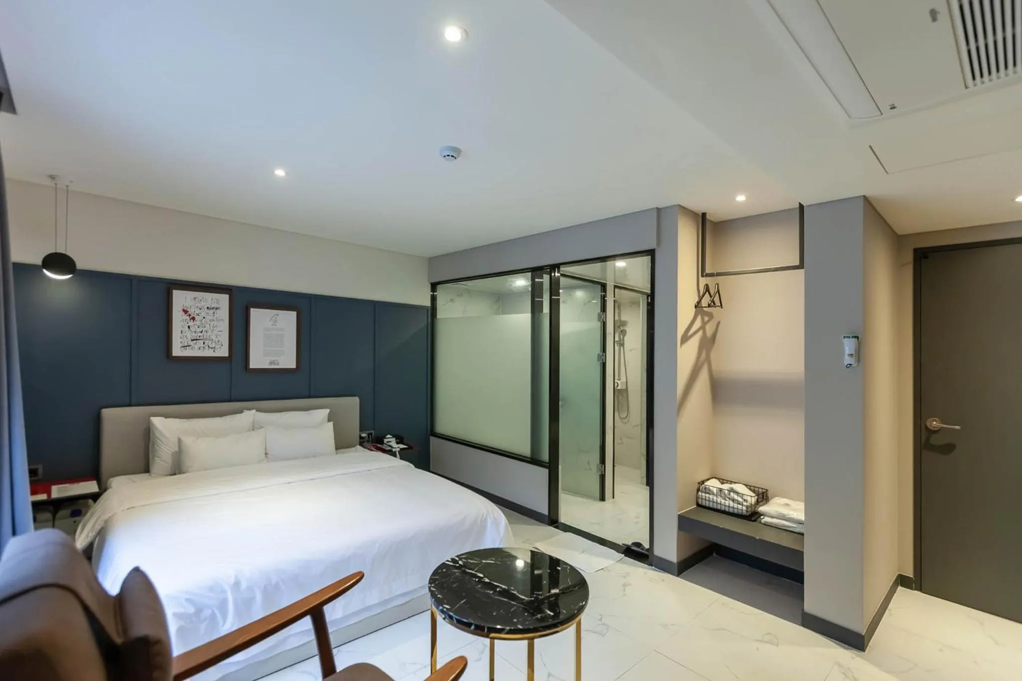 Bed in Brown Dot Hotel Hadan