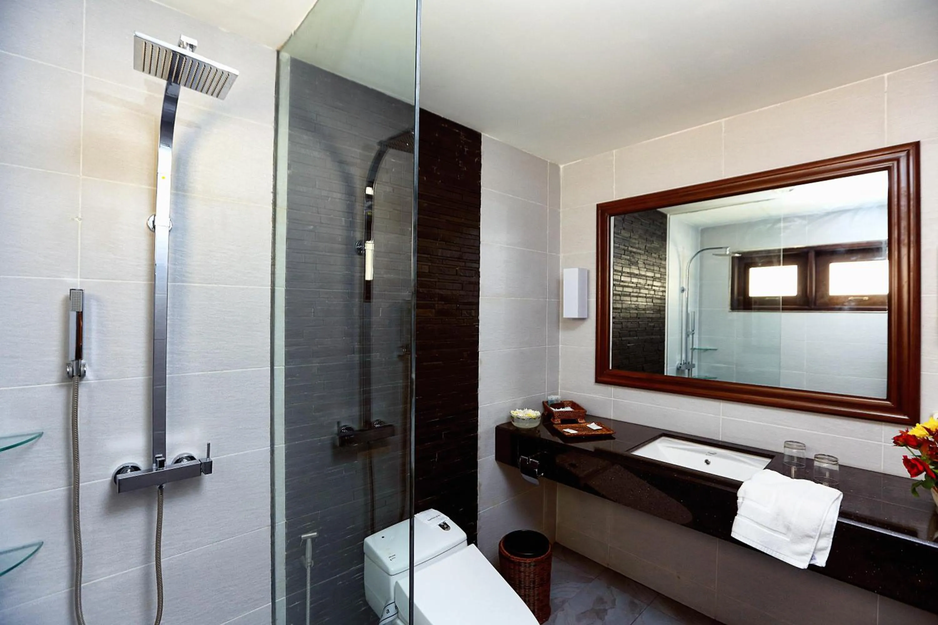 Bathroom, Bed in Eskala Hotels and Resorts