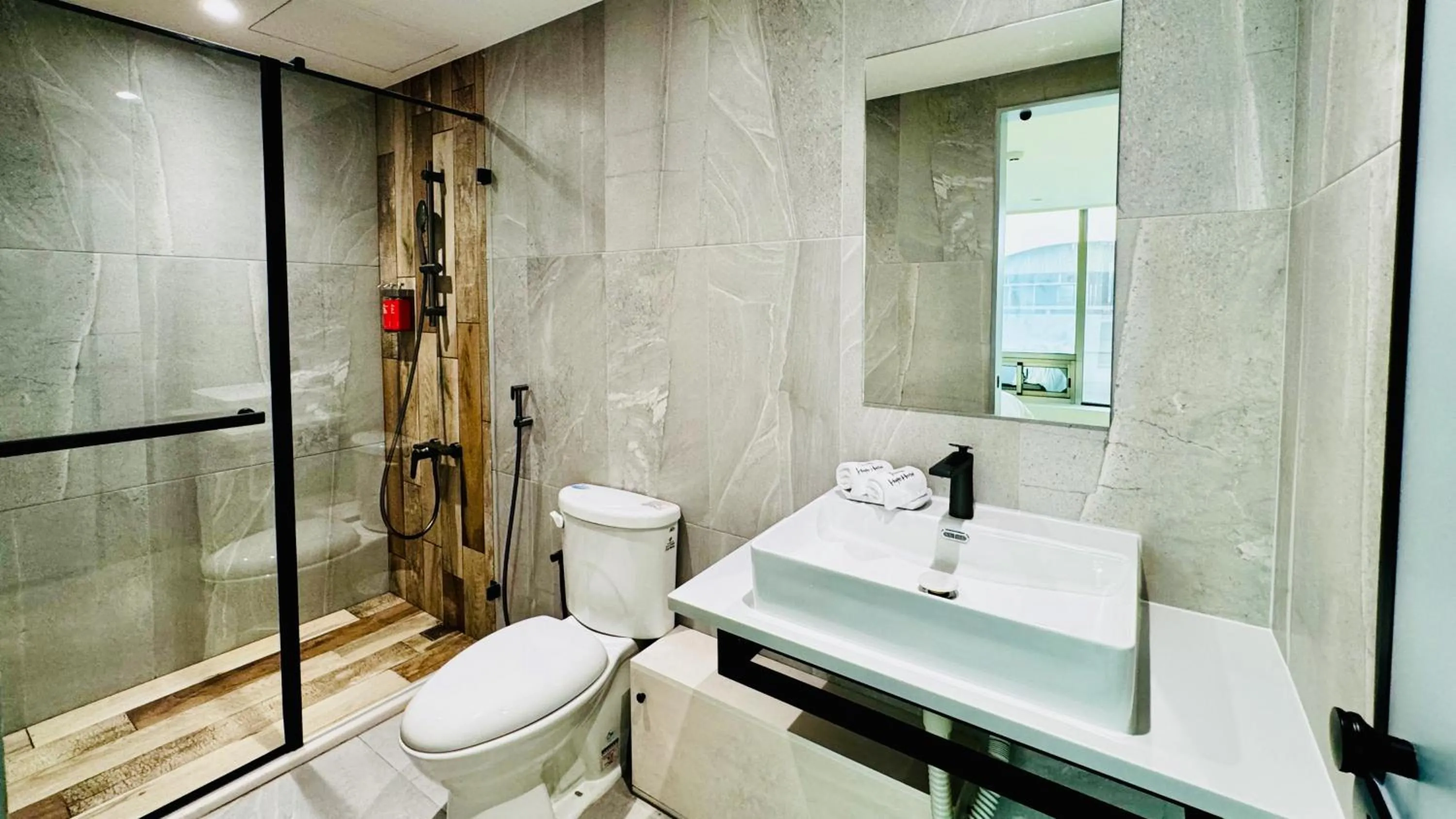 Shower in Hope Hotel Tainan - Minsheng Branch