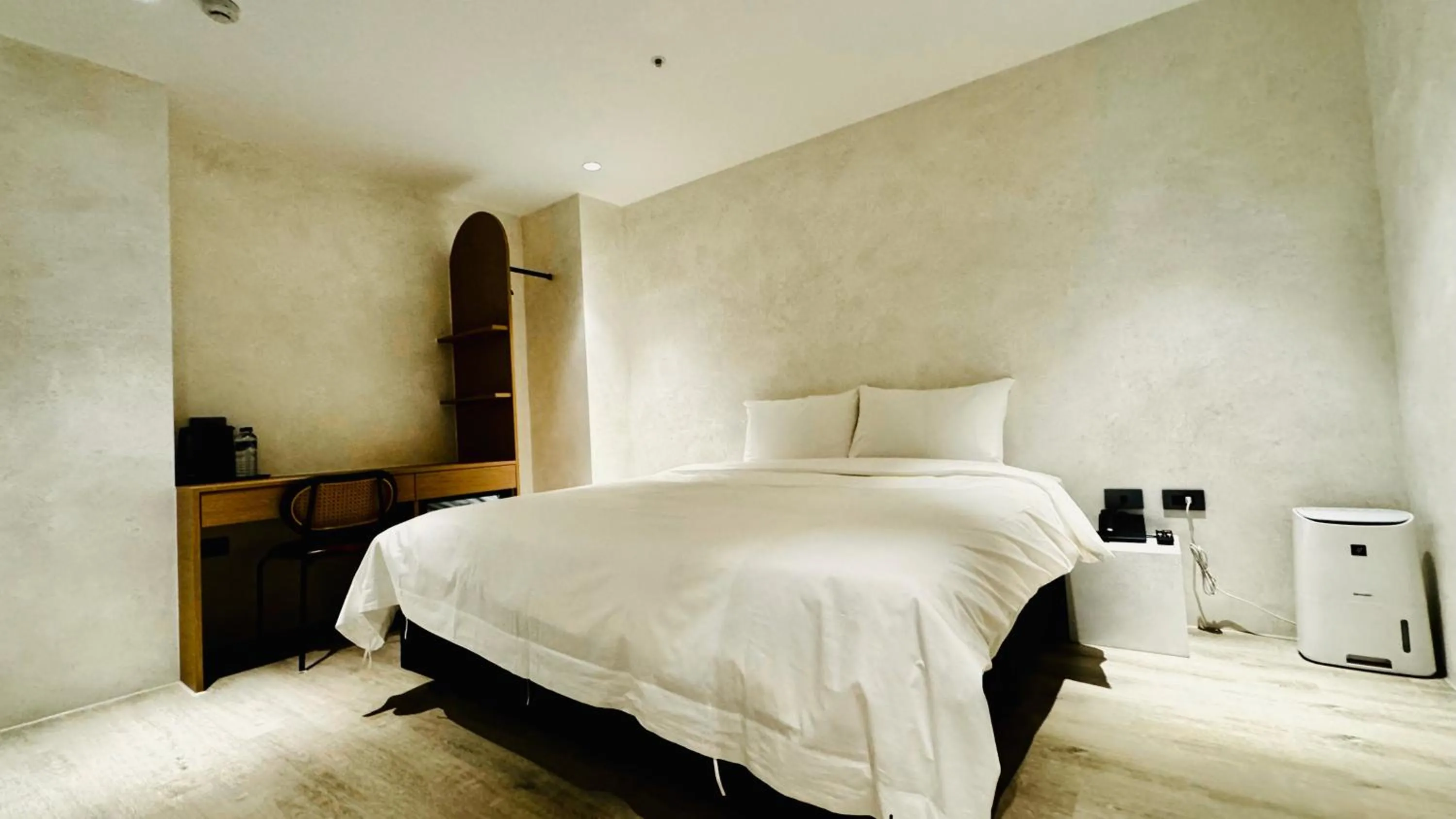 Photo of the whole room, Bed in Hope Hotel Tainan - Minsheng Branch
