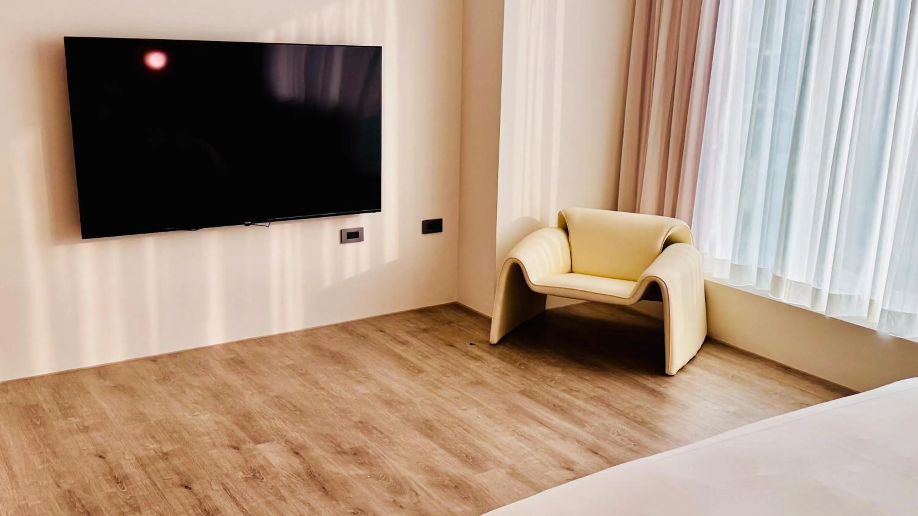 TV and multimedia in Hope Hotel Tainan - Minsheng Branch