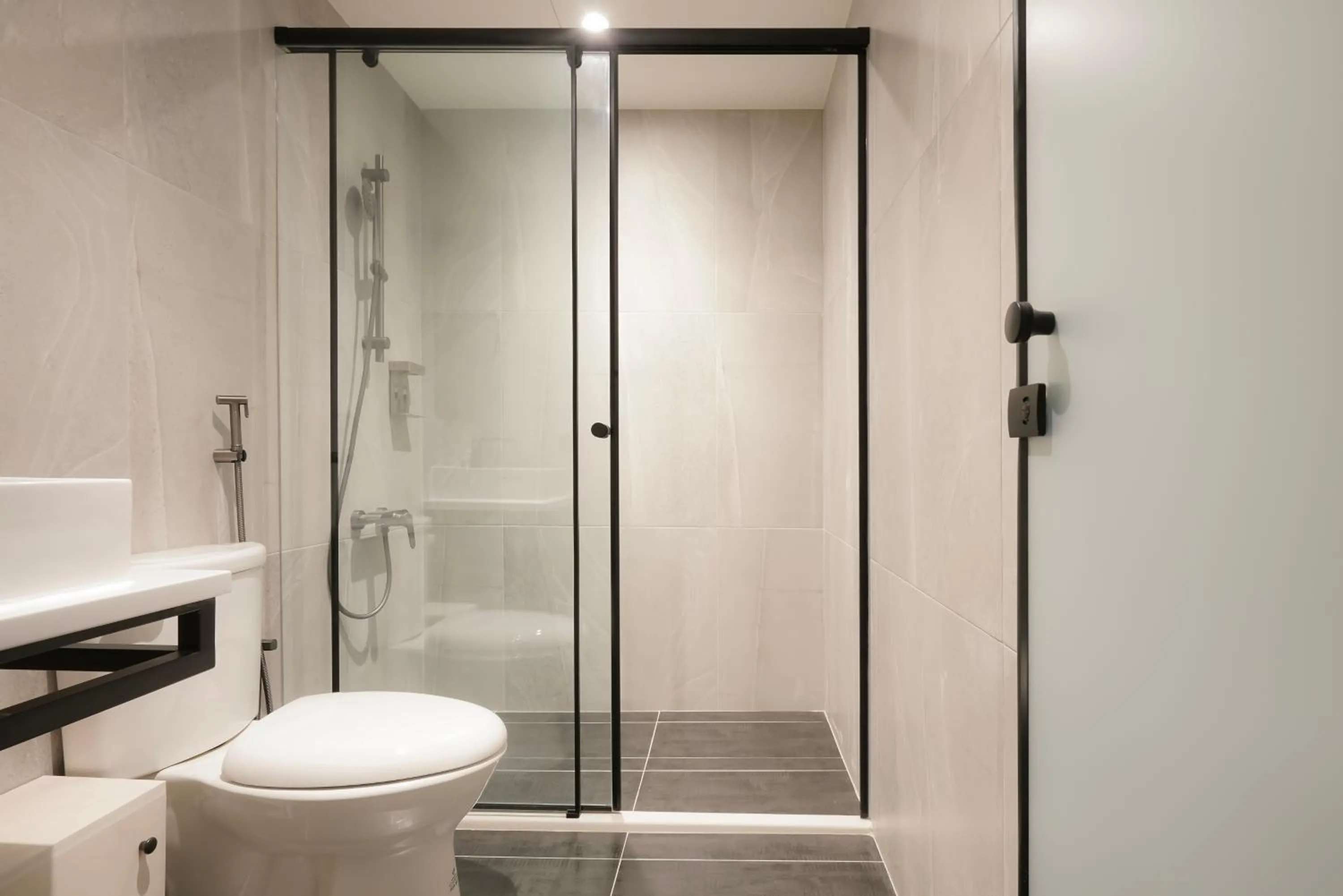 Shower in Hope Hotel Tainan - Minsheng Branch