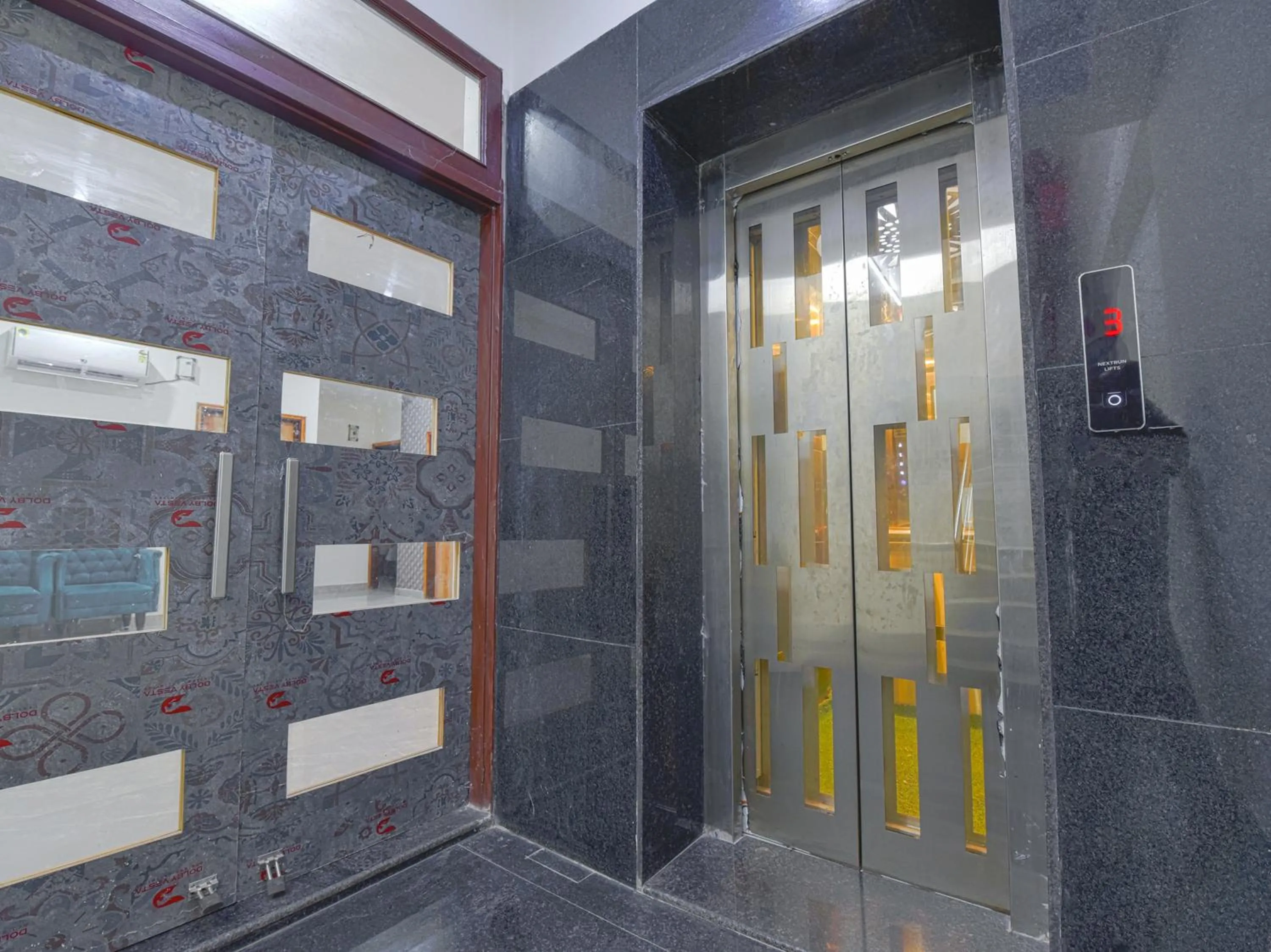 elevator in Hotel Vibha Palace