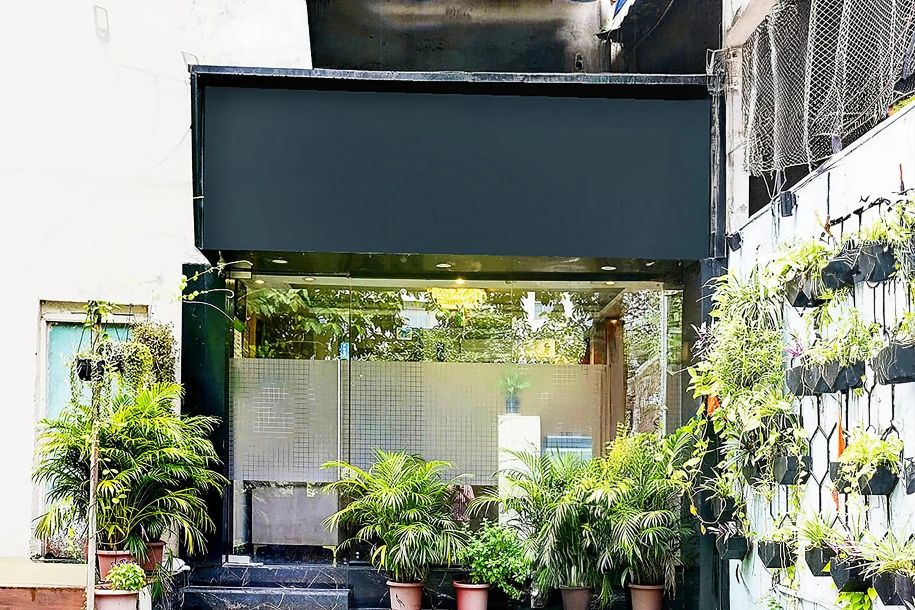 Facade/entrance in Hotel O Sakinaka Andheri Kurla Road