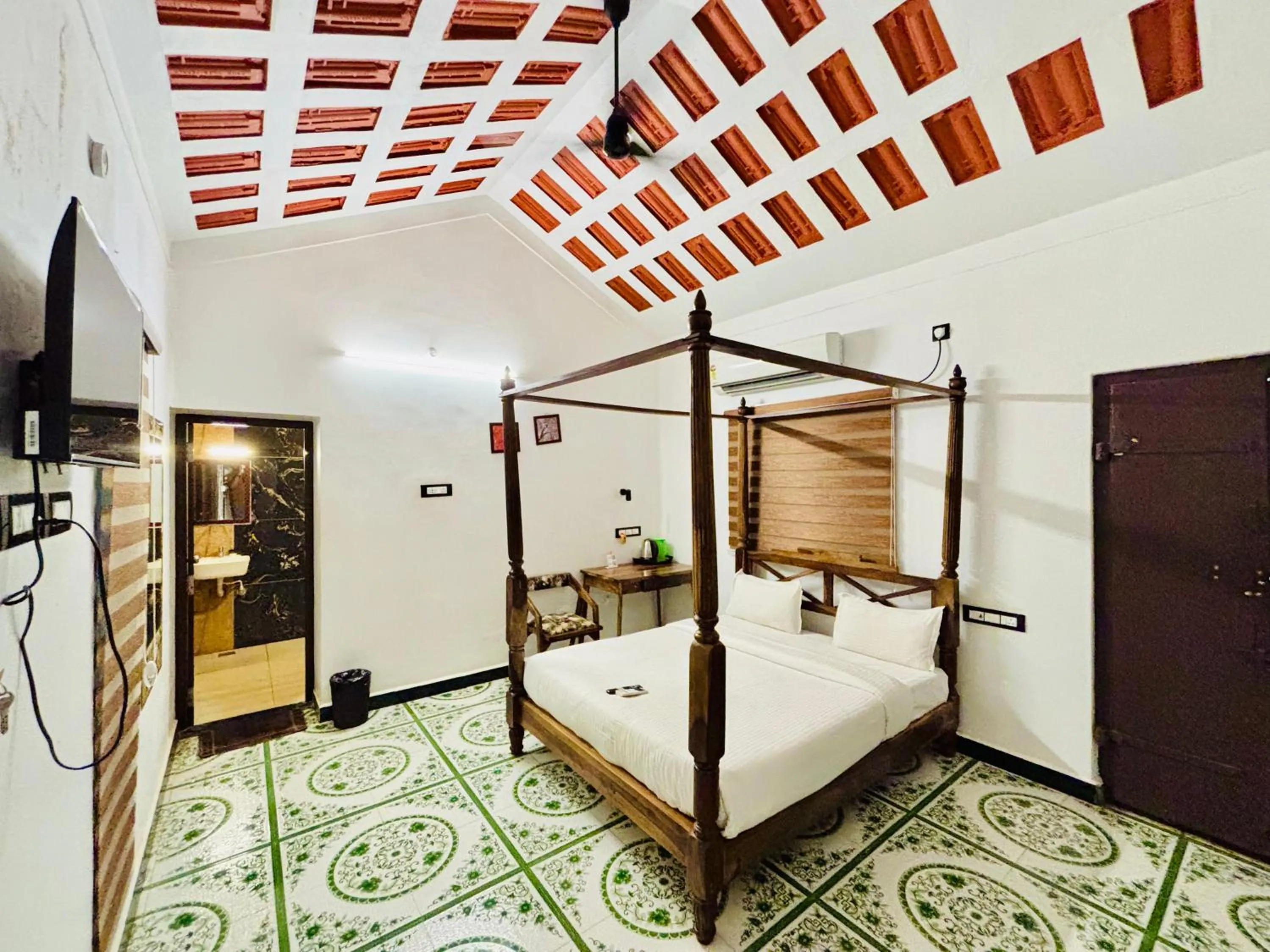 Bed in Courtyard Castle Heritage Resort