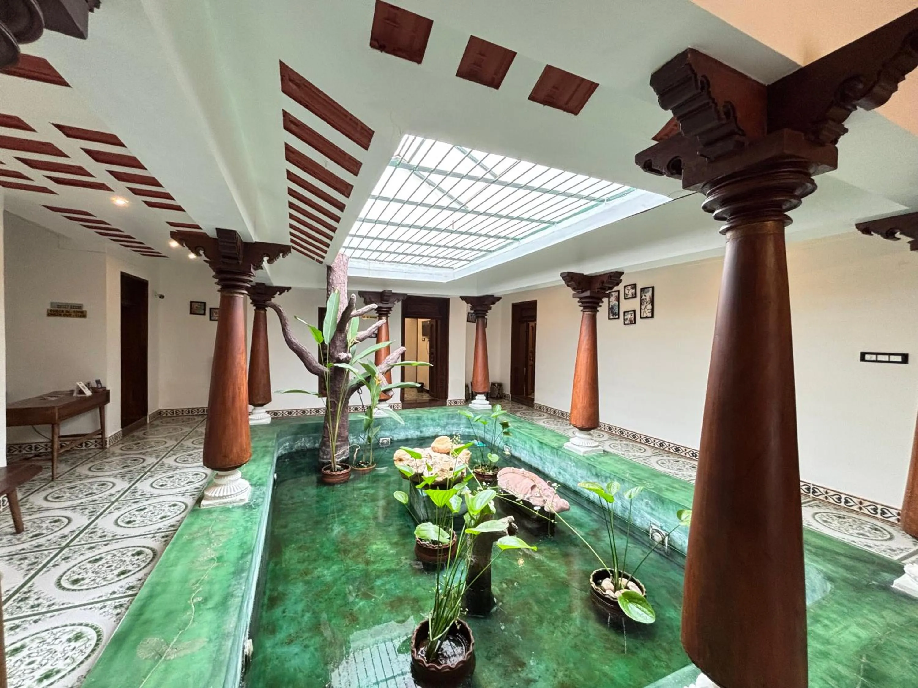 Inner courtyard view in Courtyard Castle Heritage Resort