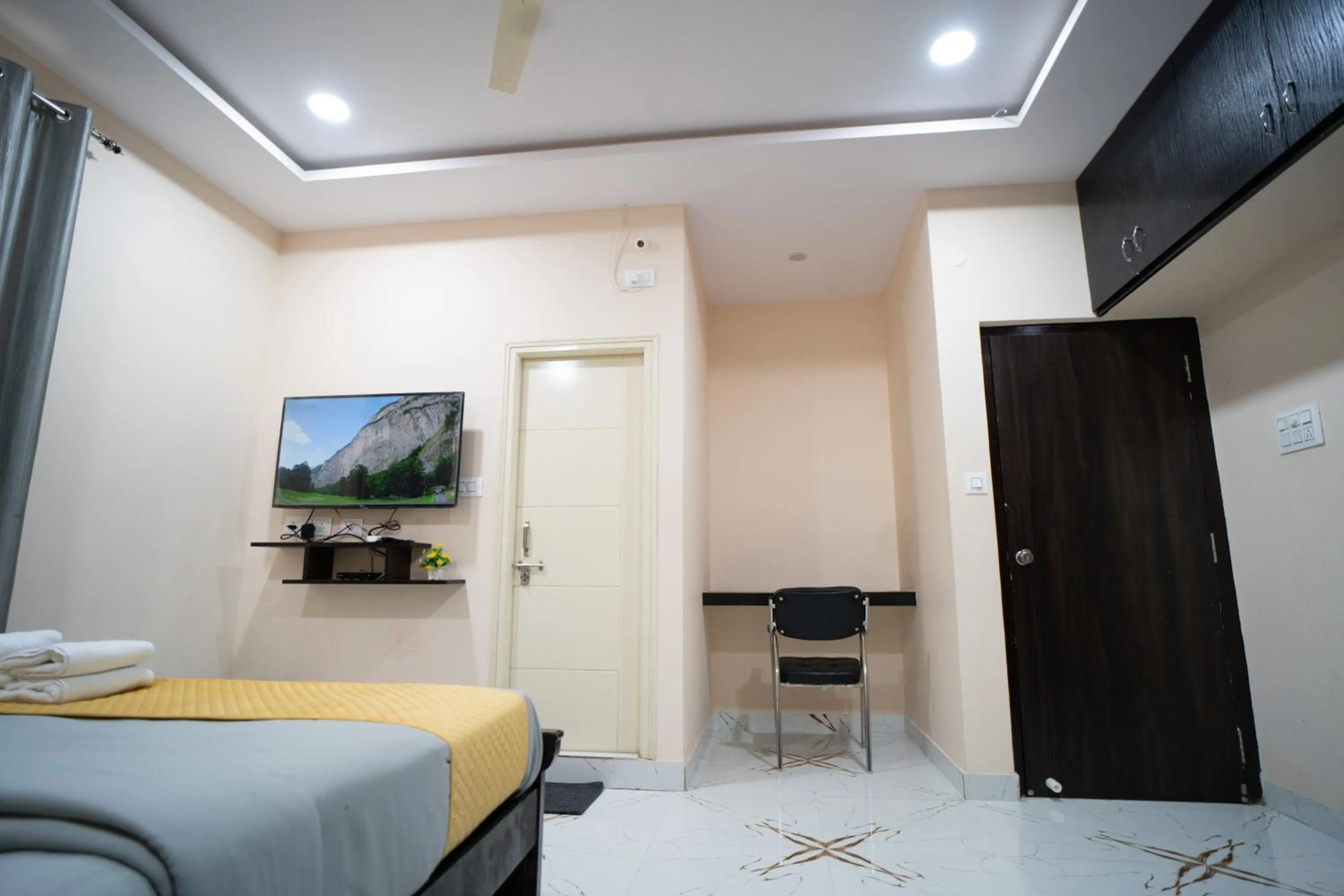 Bed in Yellow Bells Gachibowli