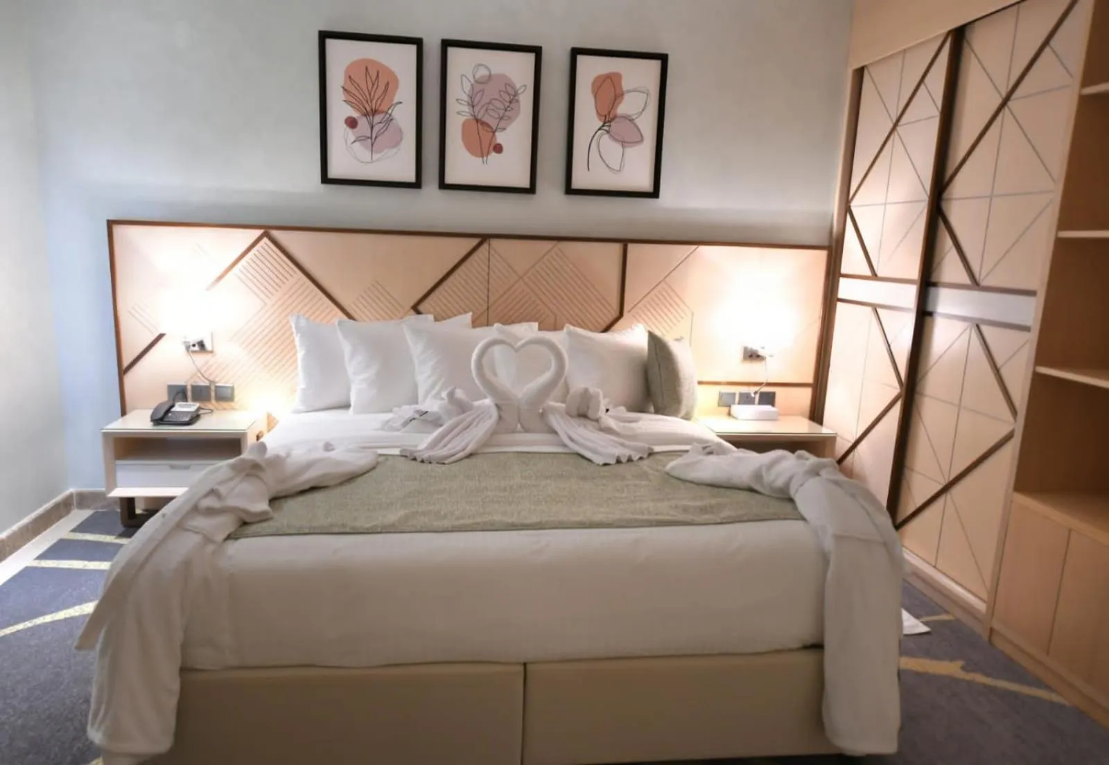 Bedroom, Bed in Renee Hotel