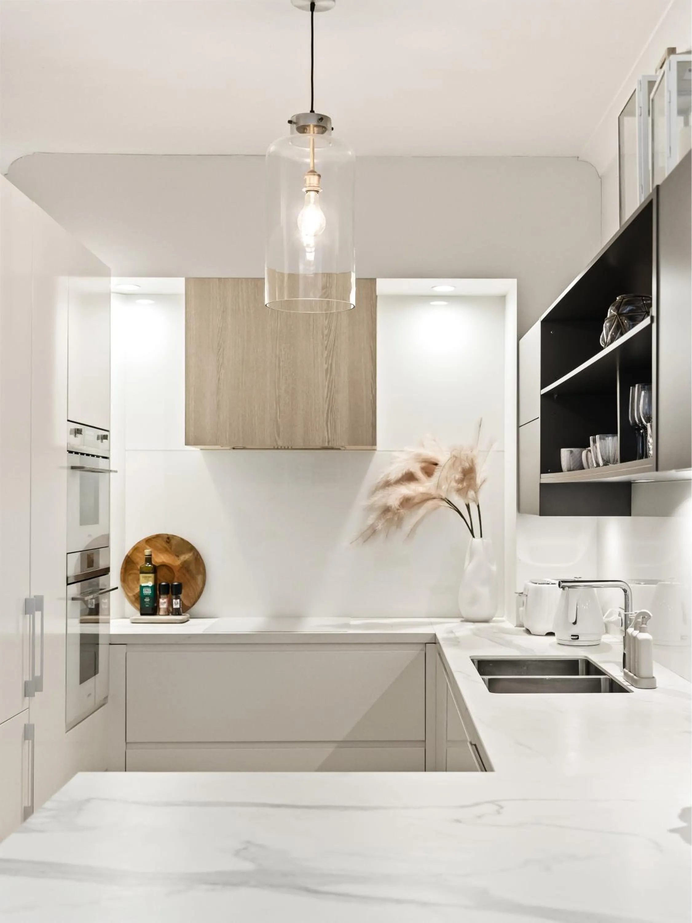 Kitchen or kitchenette in Cocos at Palm View Collective