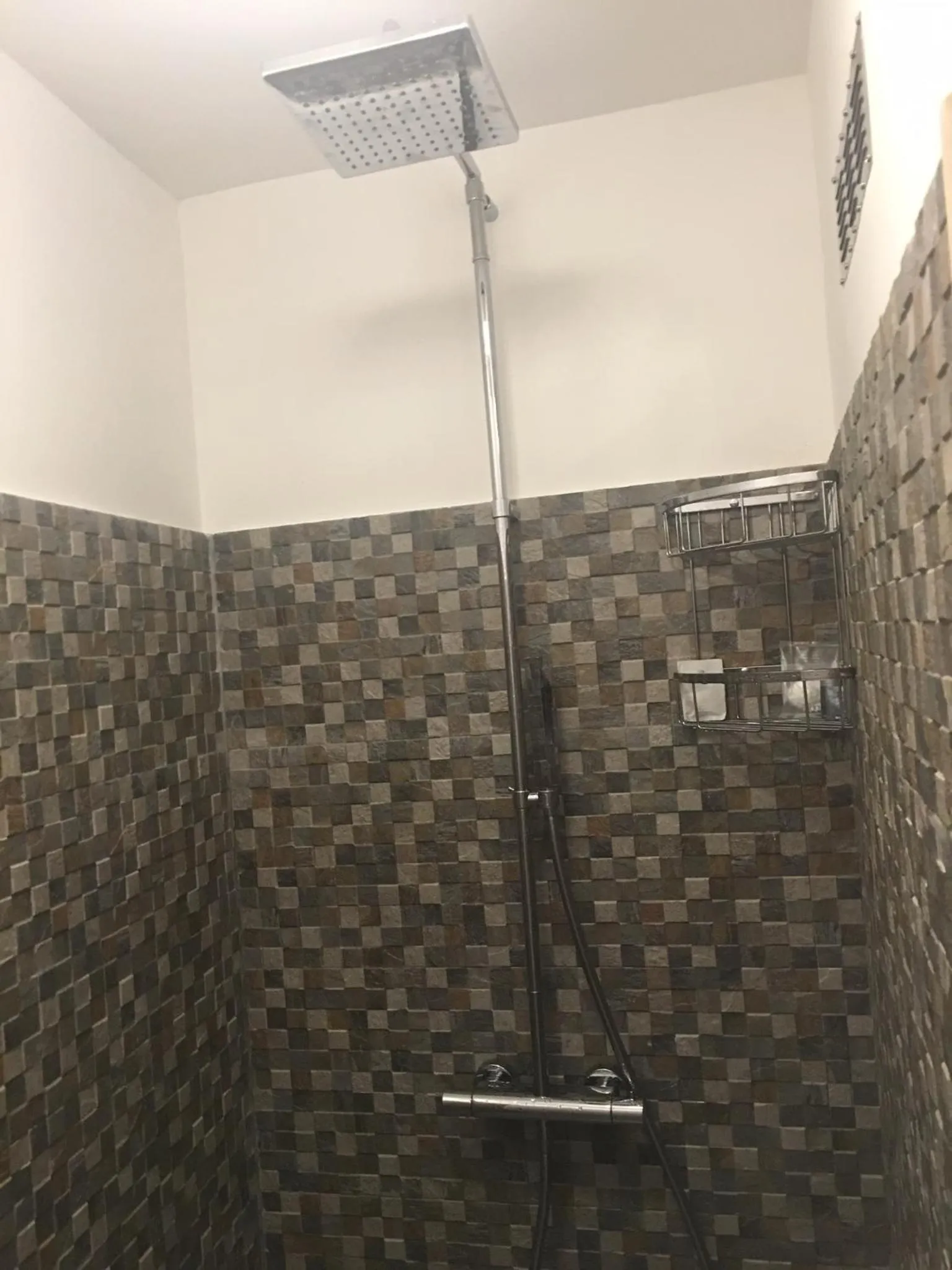 Shower in B&B Fiori di Lava