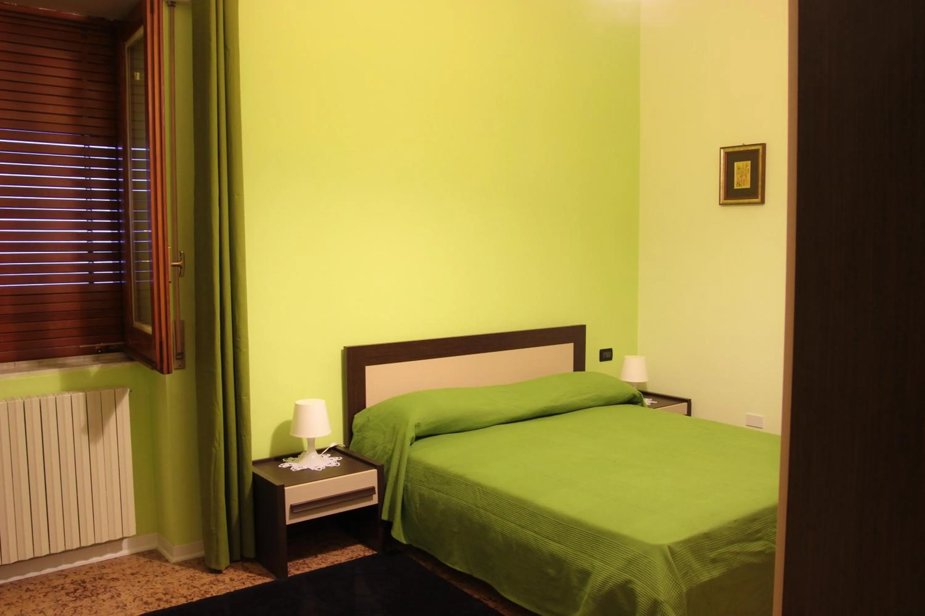 Bathroom, Bed in B&B Fiori di Lava