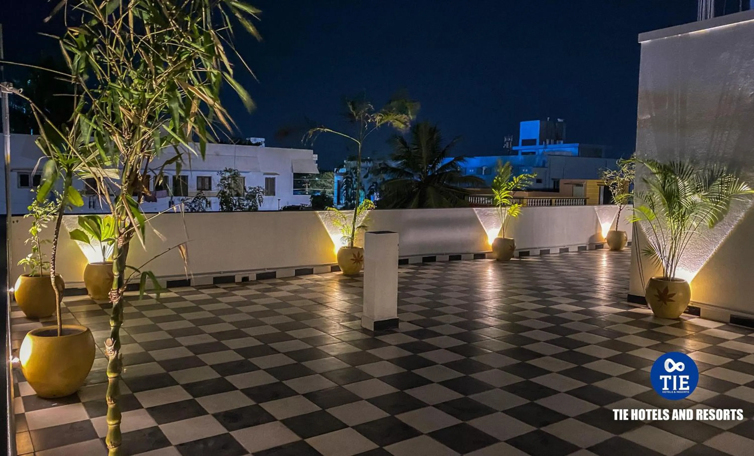 Le Poshe Luxury - TIE