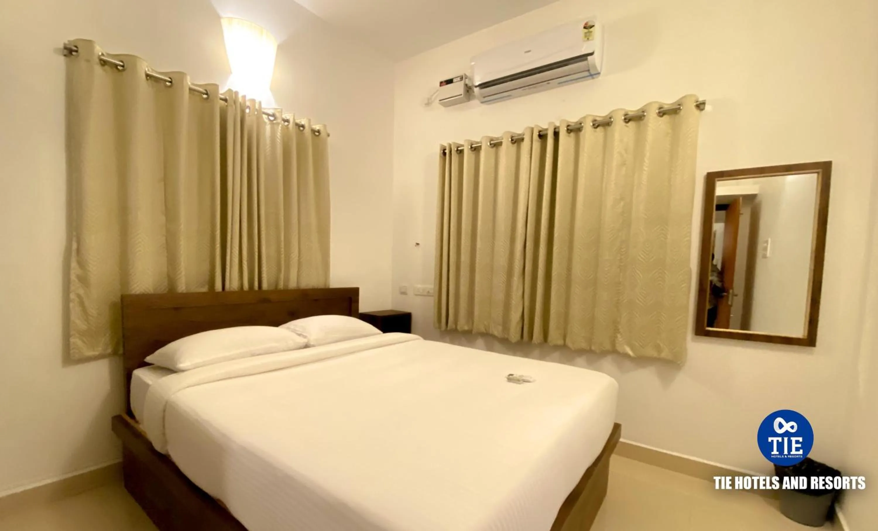 Bed in Le Poshe Luxury - TIE