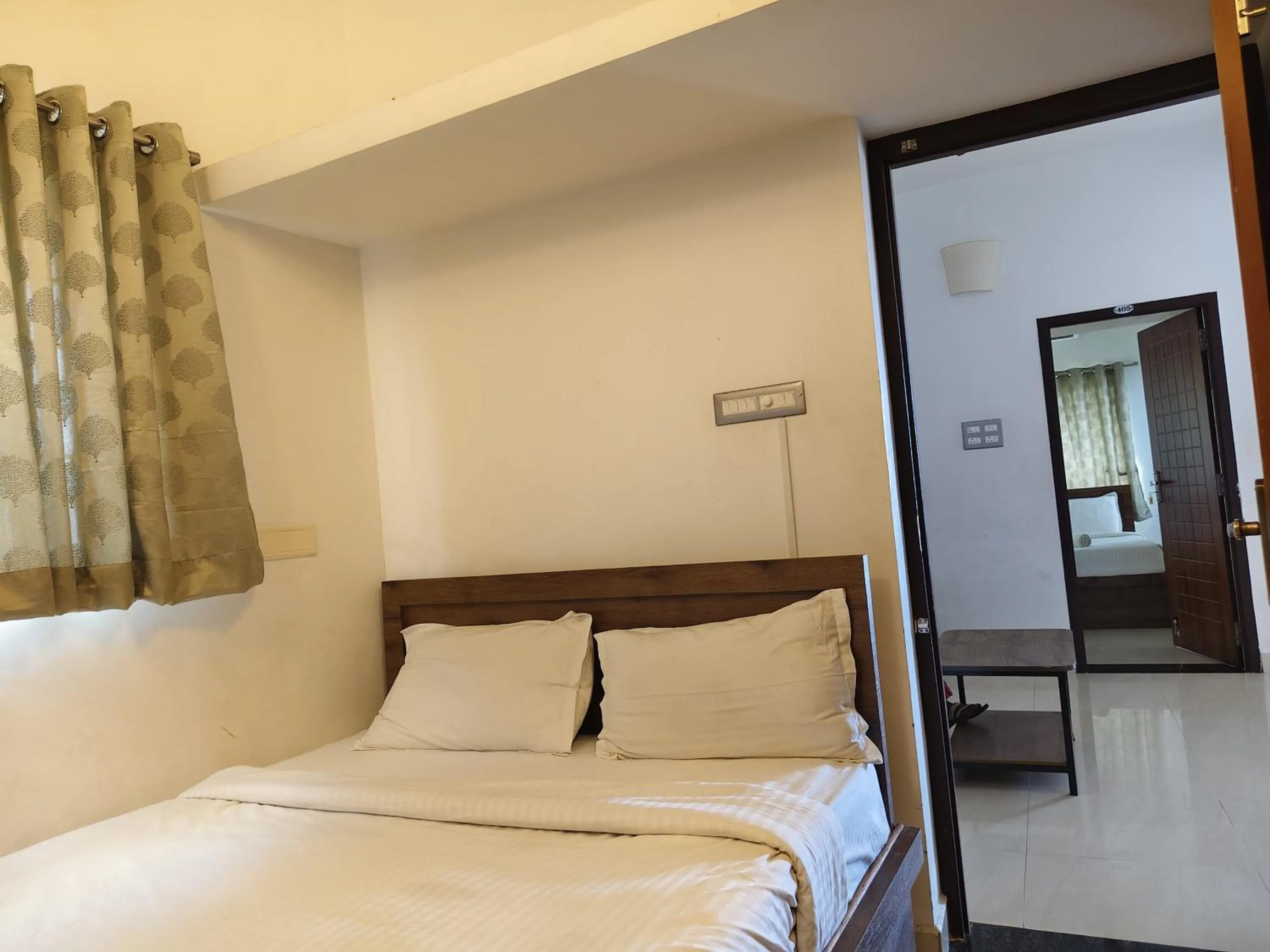 Bed in Le Poshe Luxury - TIE