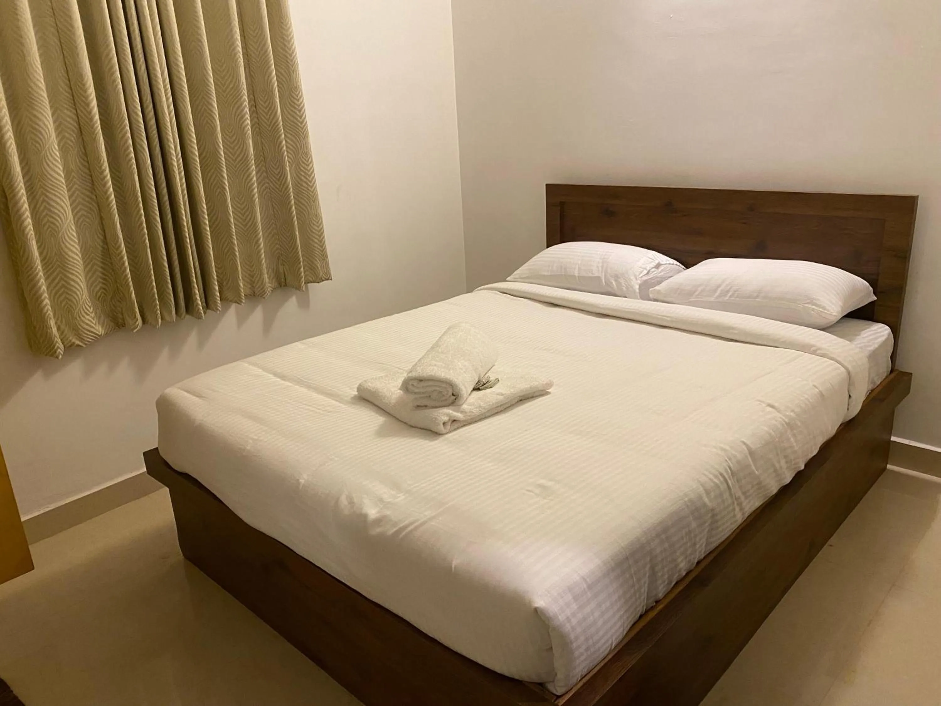 Bed in Le Poshe Luxury - TIE