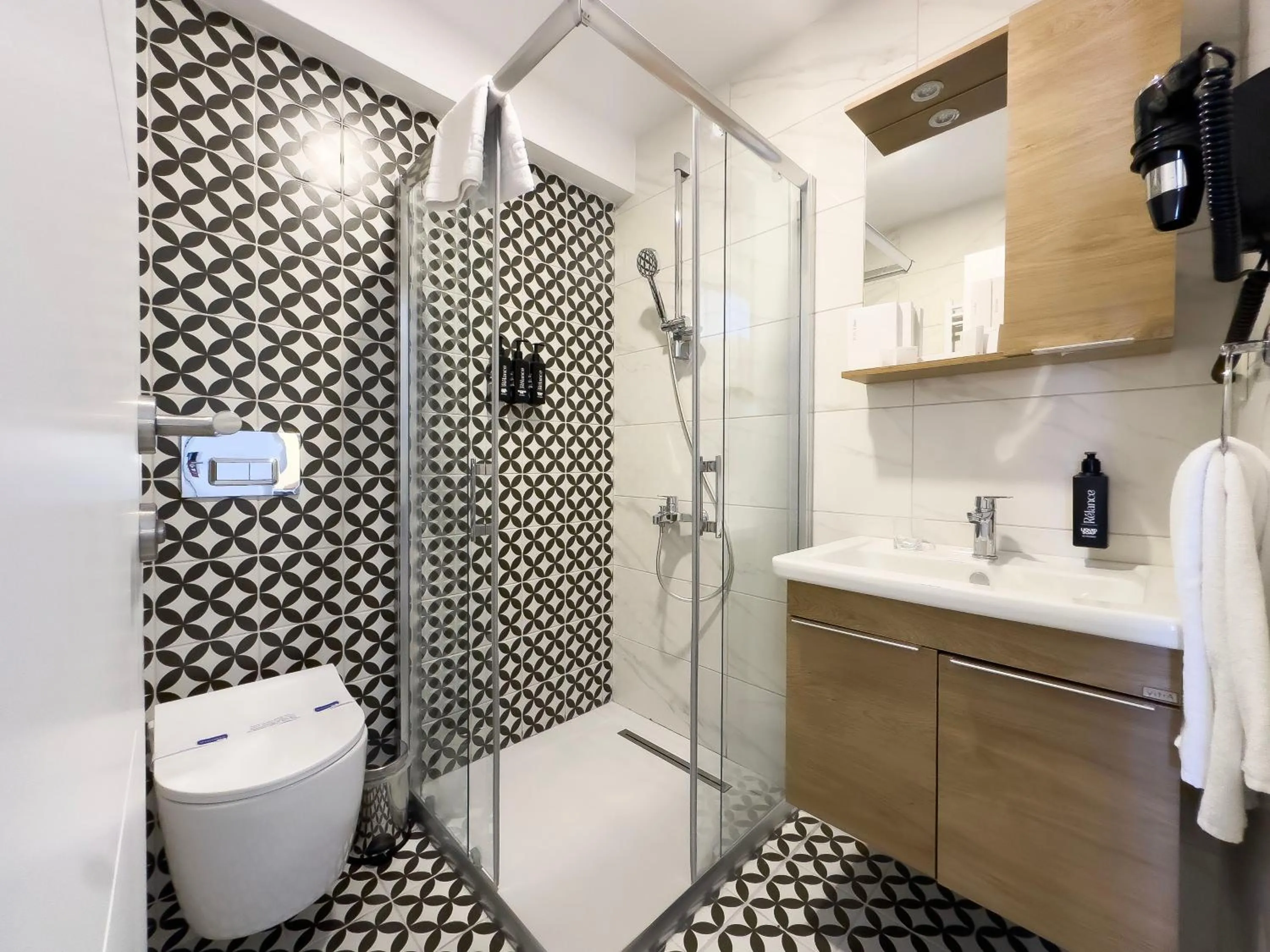 Shower in Dugi Hotel