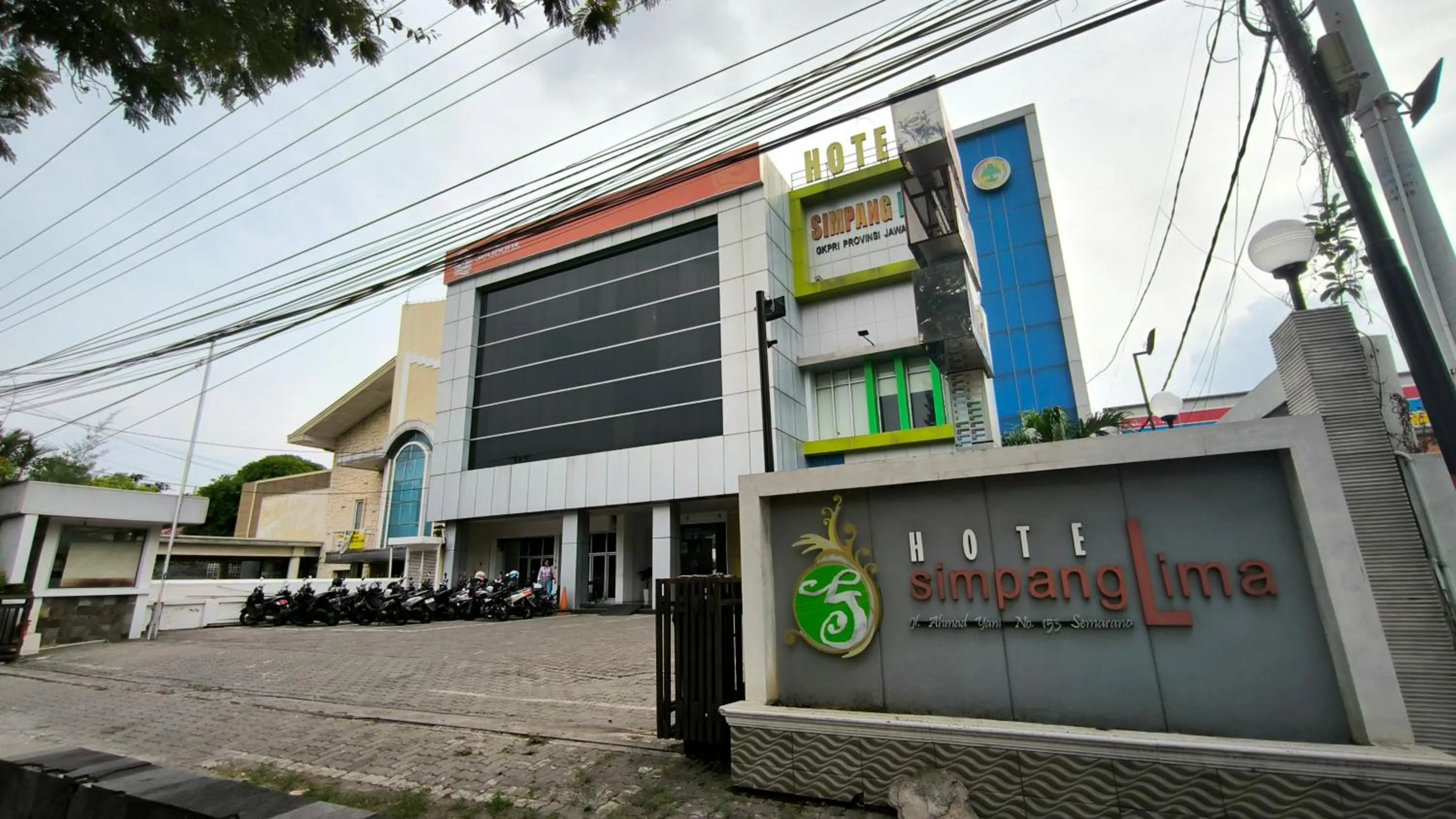 Property building in Hotel Simpang Lima Semarang