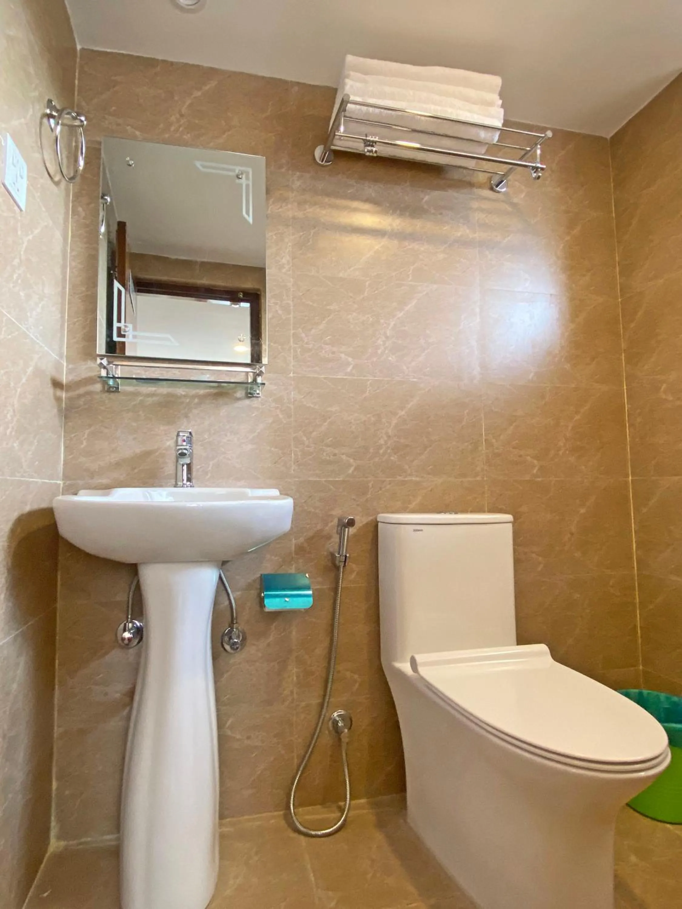 Shower in Hotel Dipjyoti