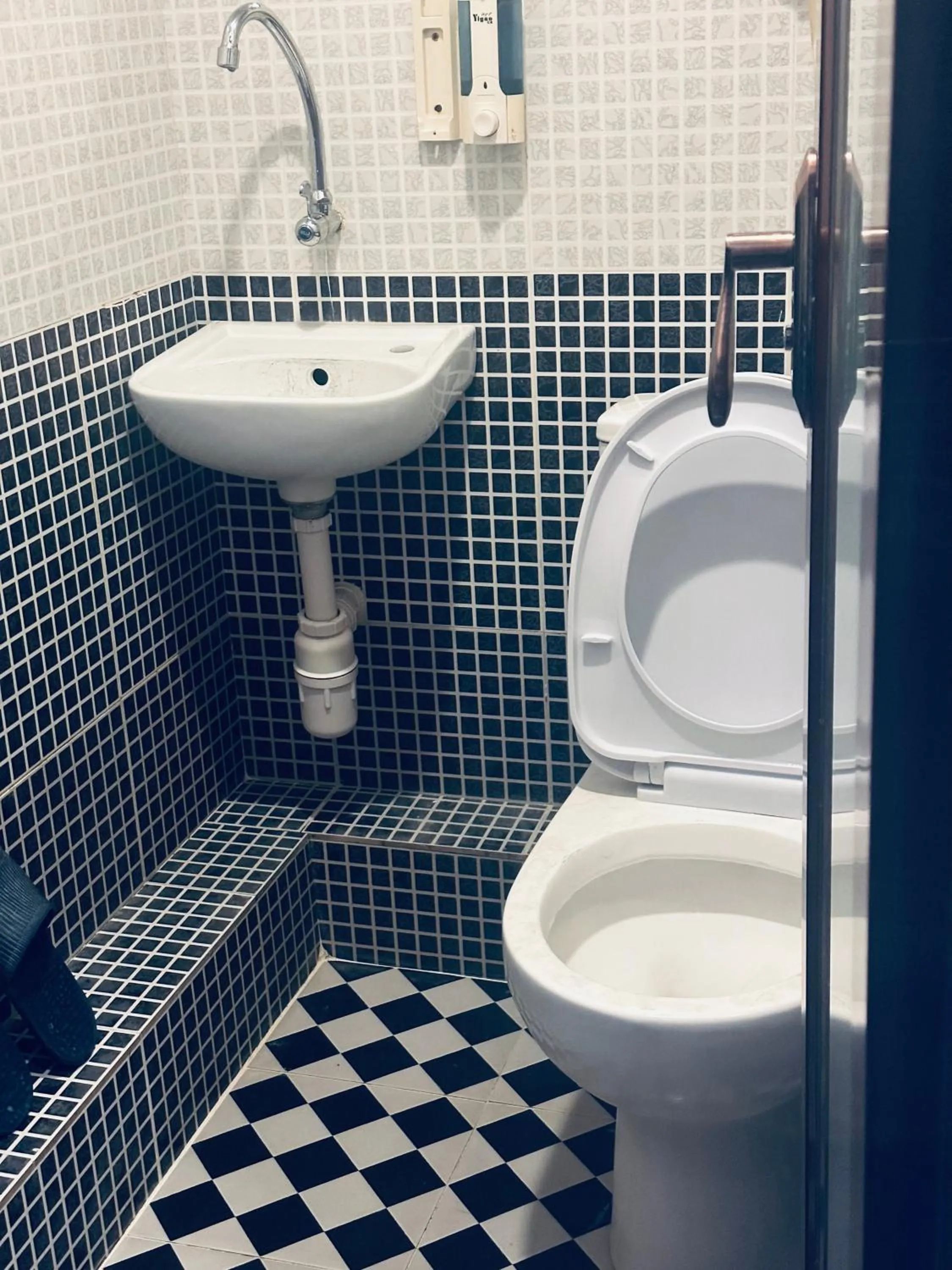 KATHMANDU GUEST HOUSE