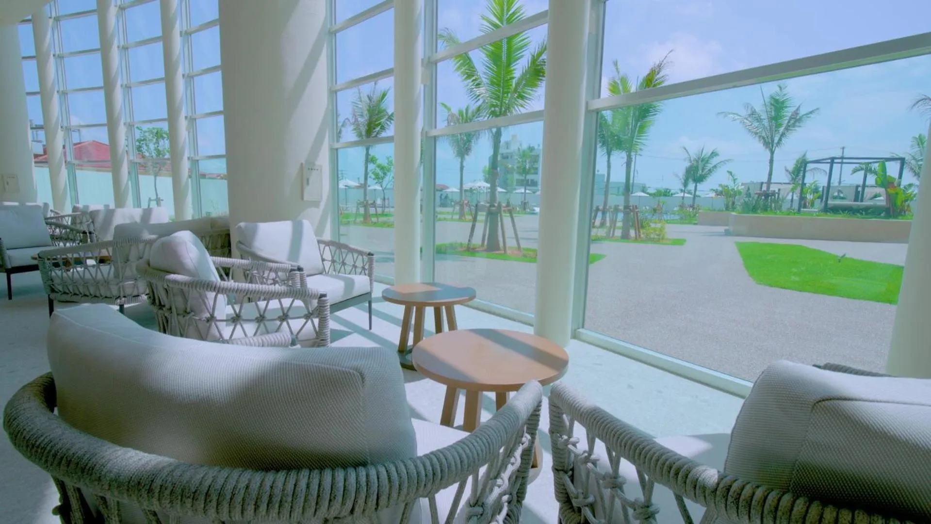 Lounge or bar in Grand Mercure Okinawa Cape Zanpa Resort