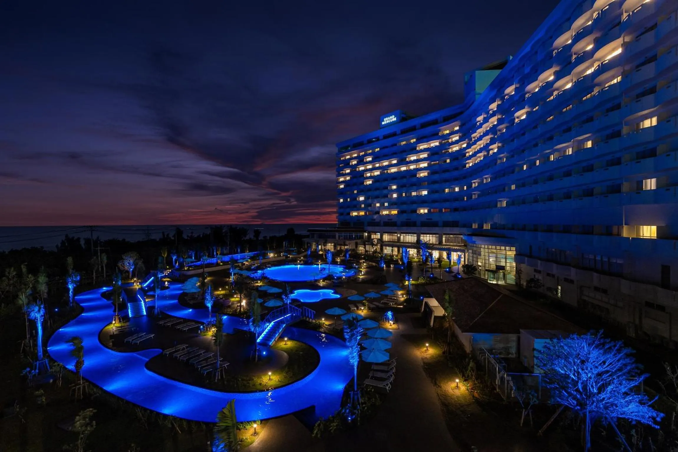 Swimming pool in Grand Mercure Okinawa Cape Zanpa Resort