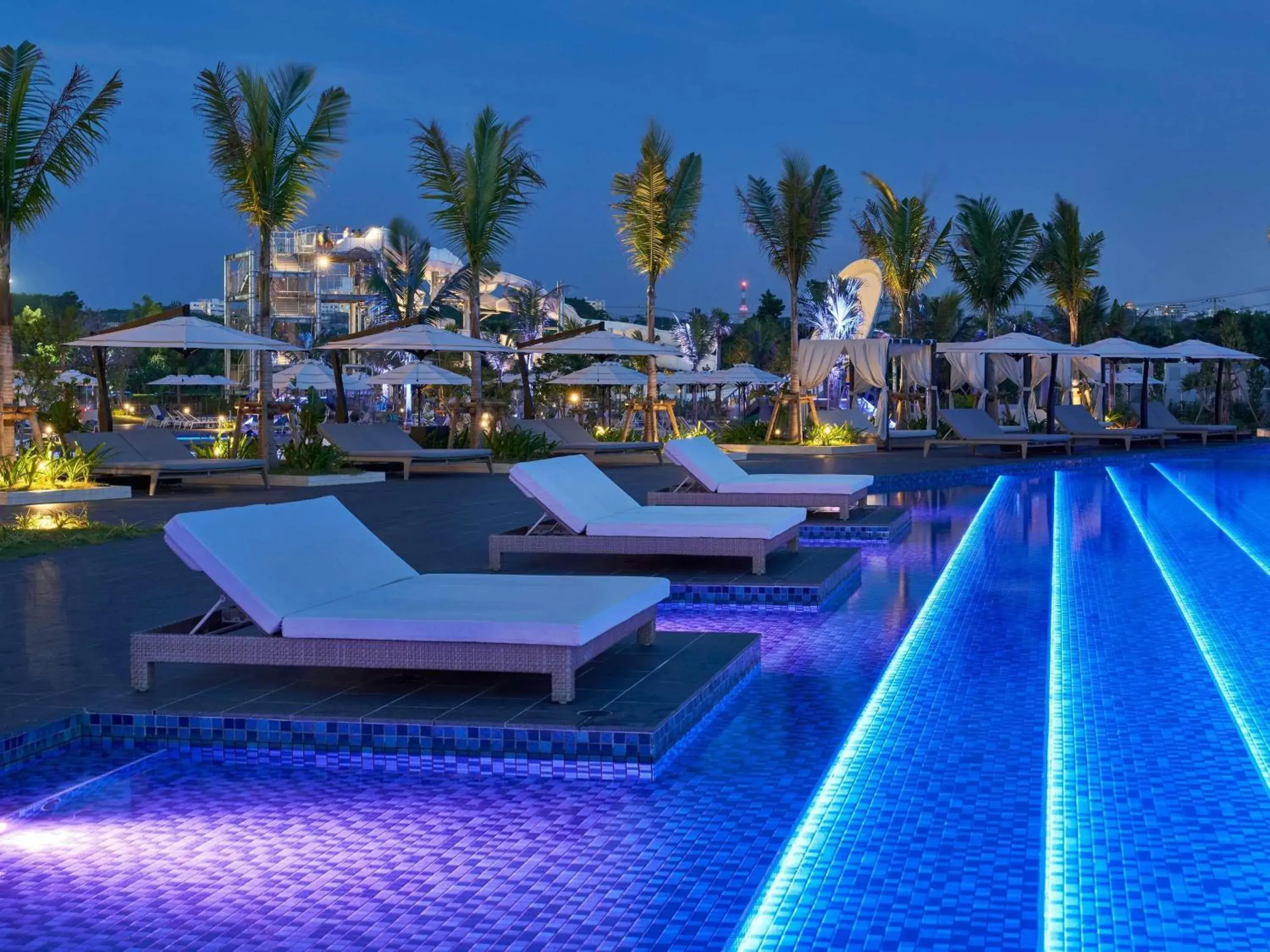 Pool view in Grand Mercure Okinawa Cape Zanpa Resort Pool view in Grand Mercure Okinawa Cape Zanpa Resort