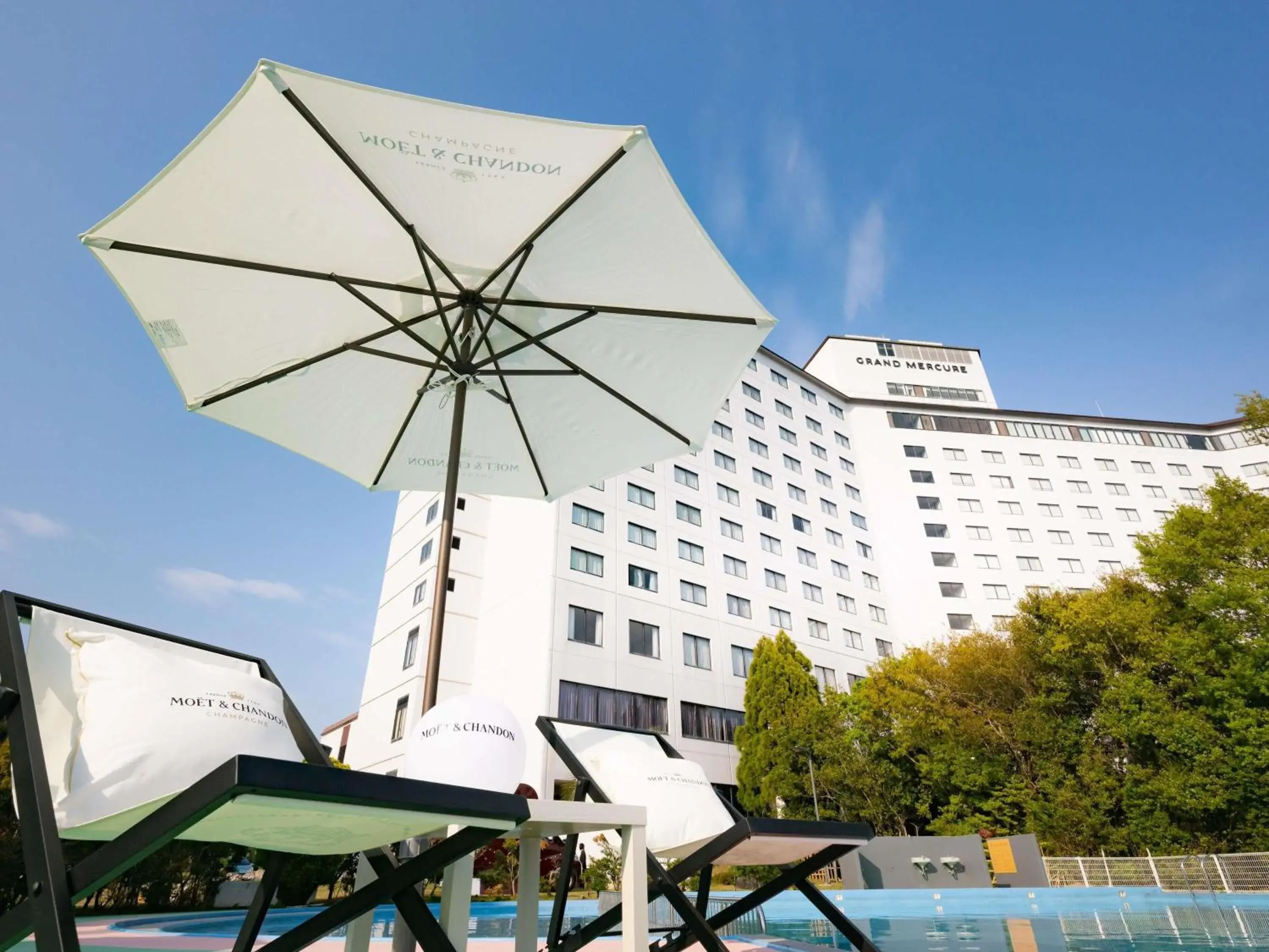Pool view in Grand Mercure Ise-shima Resort & Spa Pool view in Grand Mercure Ise-shima Resort & Spa