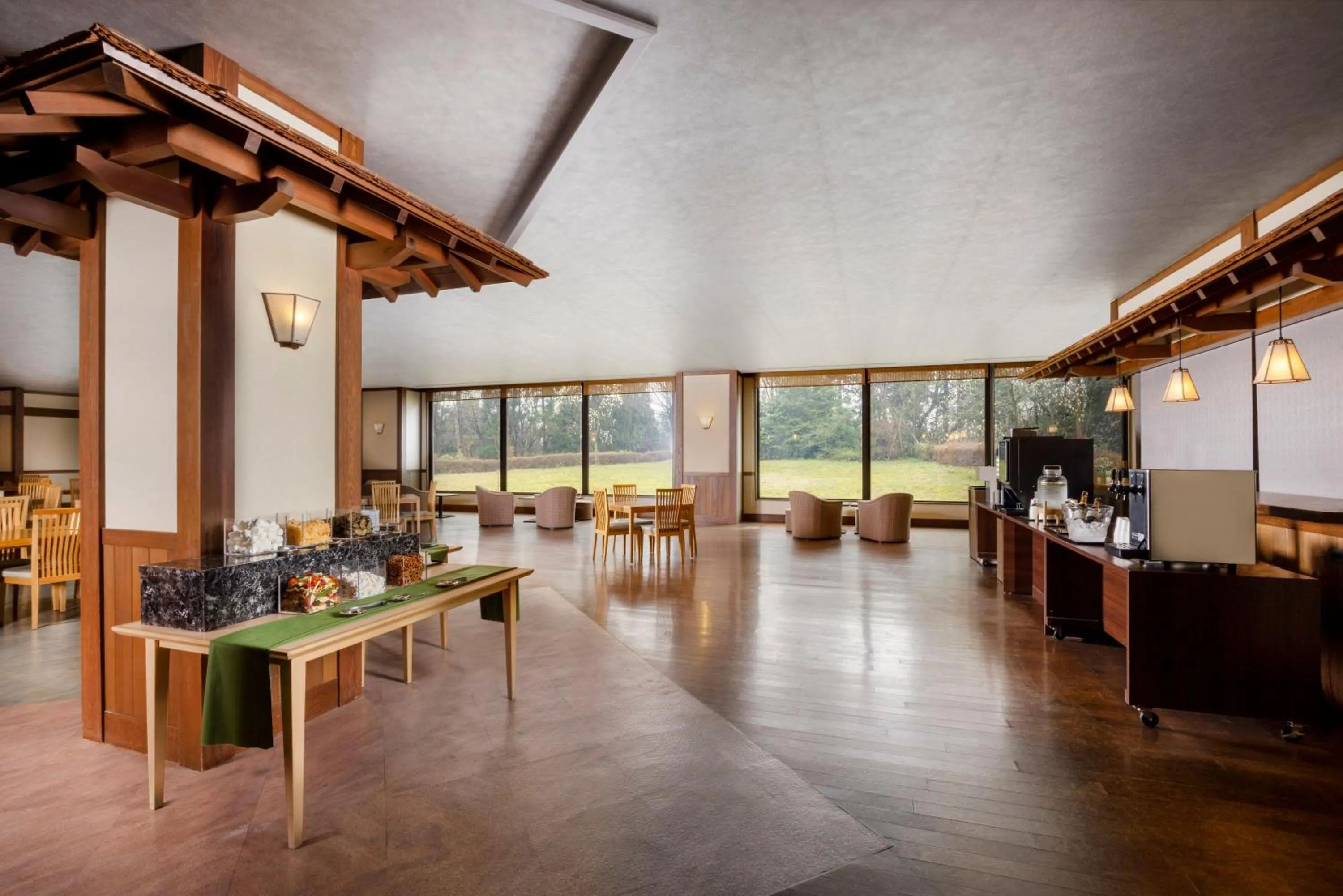 Lounge or bar in Mercure Toyama Tonami Resort & Spa