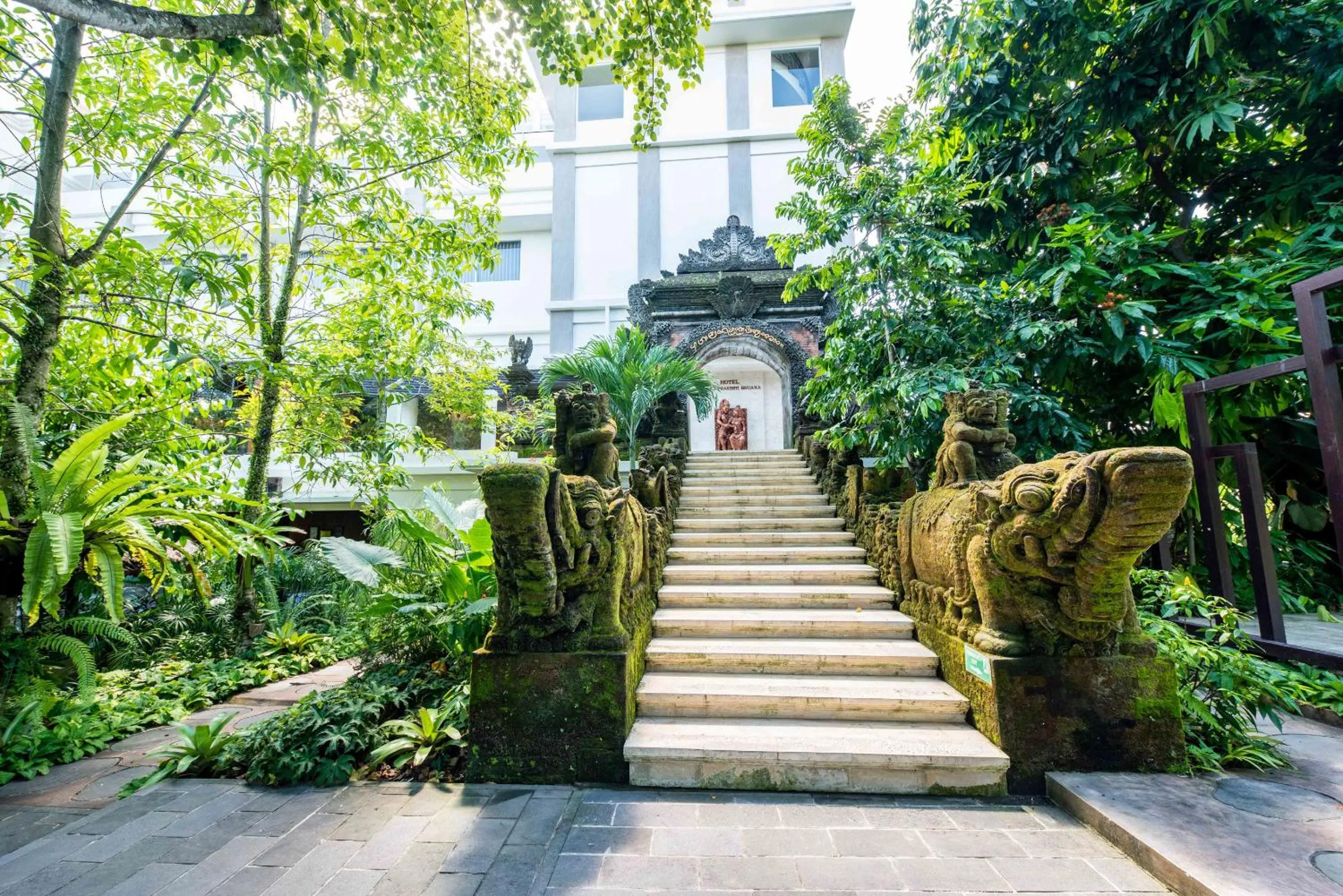 Taman Prakerti Bhuana Hotel