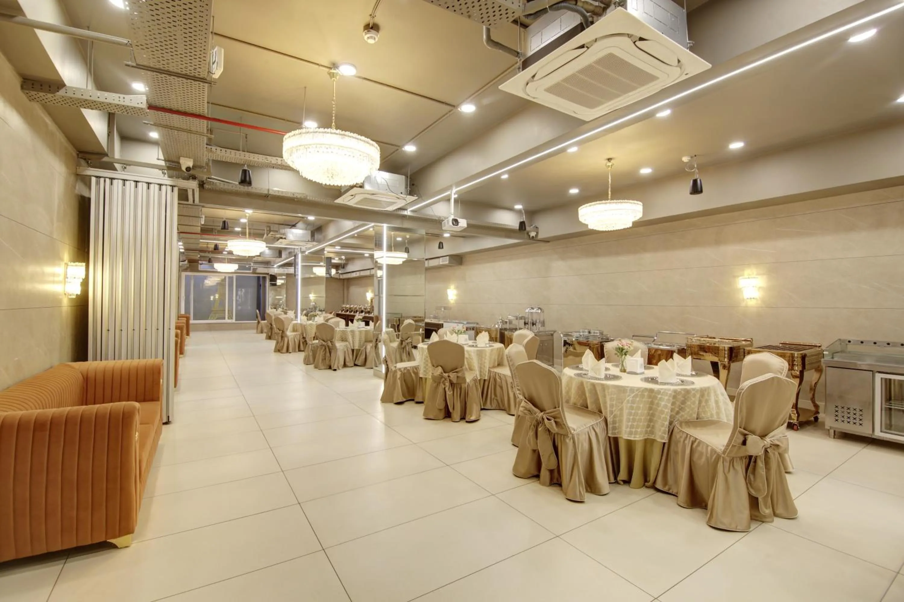 Banquet/Function facilities in Stepstones Hotels and Inn-DLF PHASE 3 GURGAON