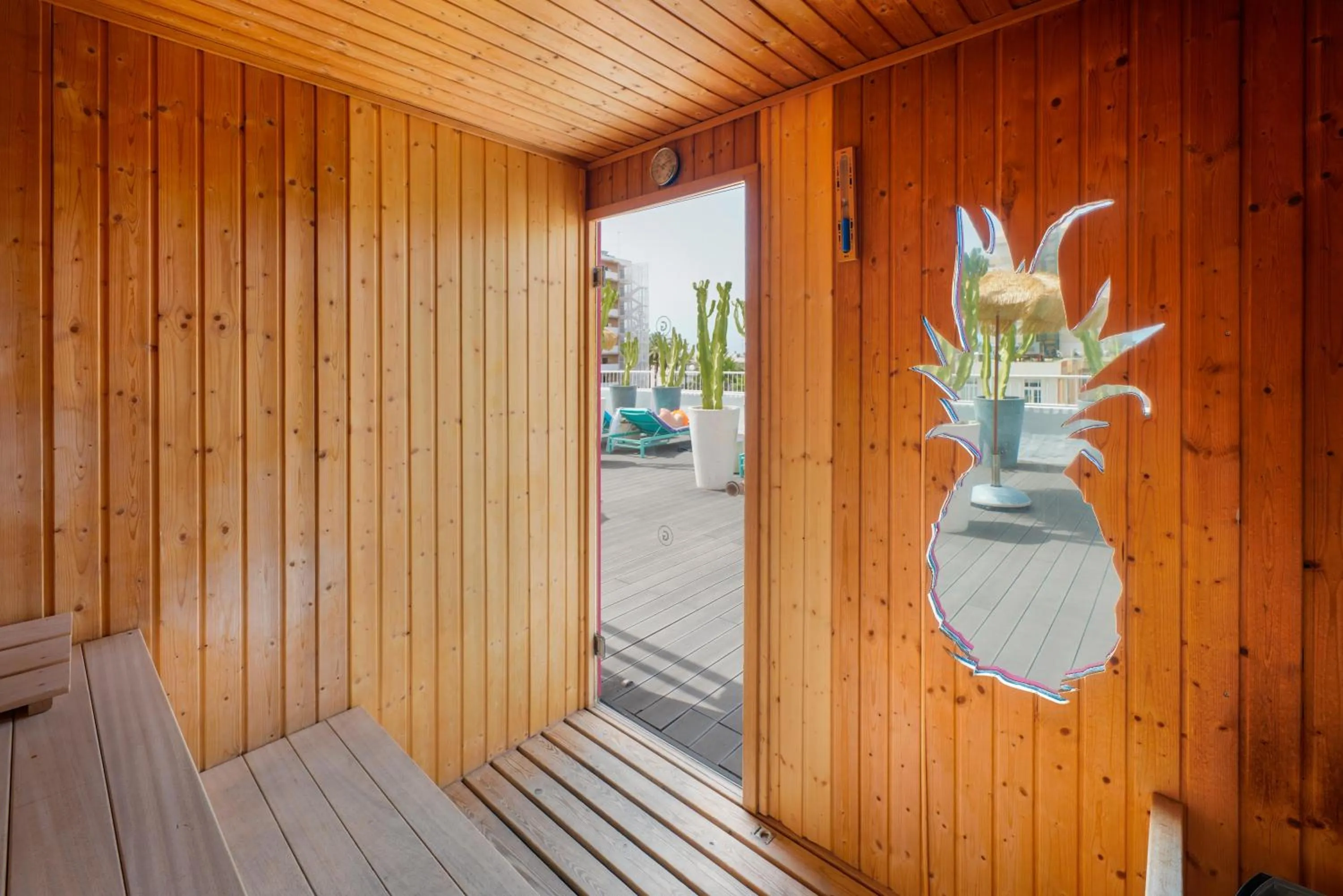 Sauna in Gold By Marina - Adults only