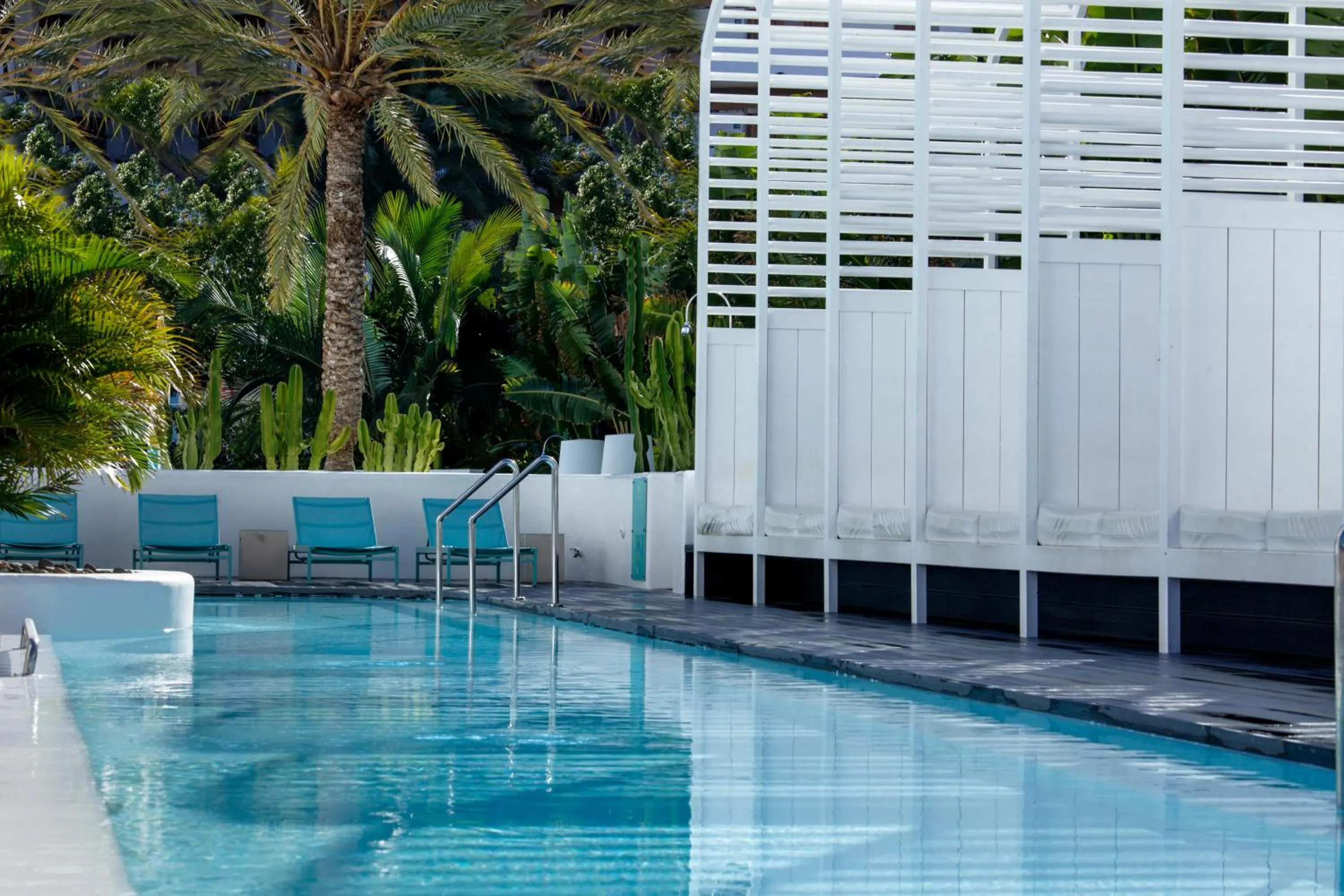 Solarium in Gold By Marina - Adults only