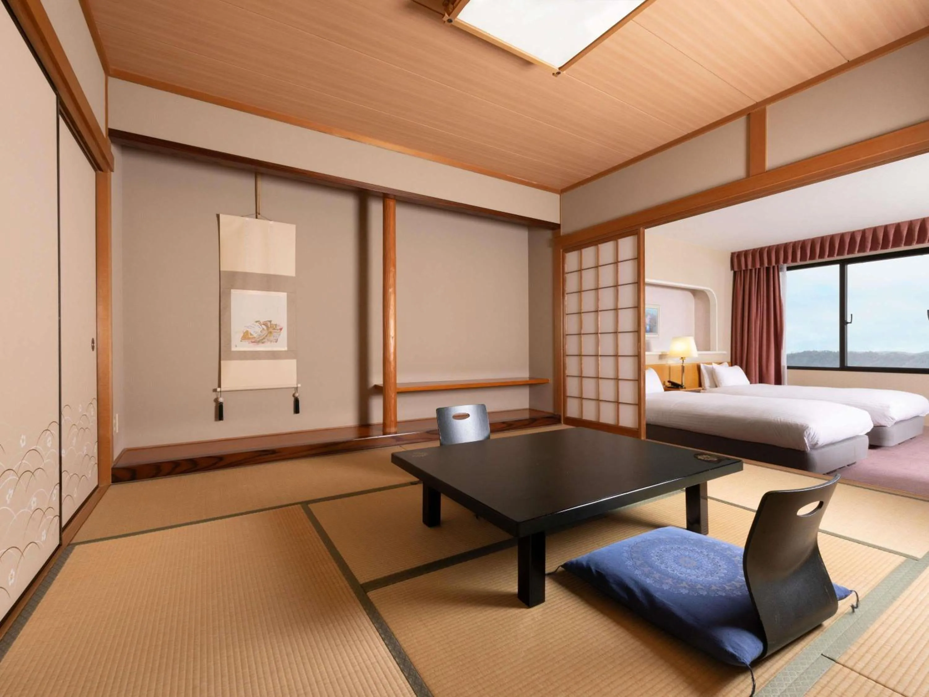 Bedroom, Bed in Mercure Tottori Daisen Resort & Spa