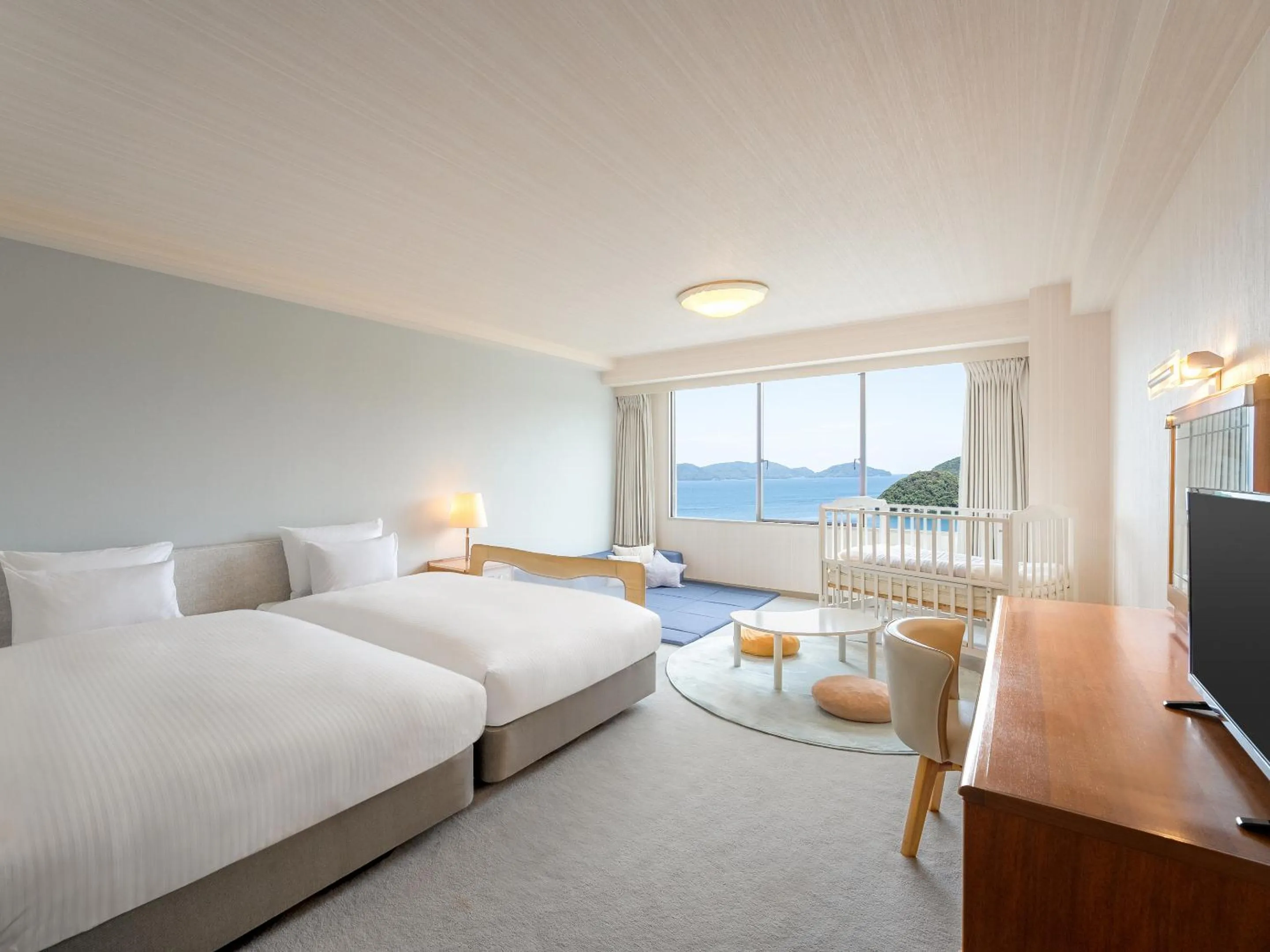 Bed in Mercure Kyoto Miyazu Resort & Spa