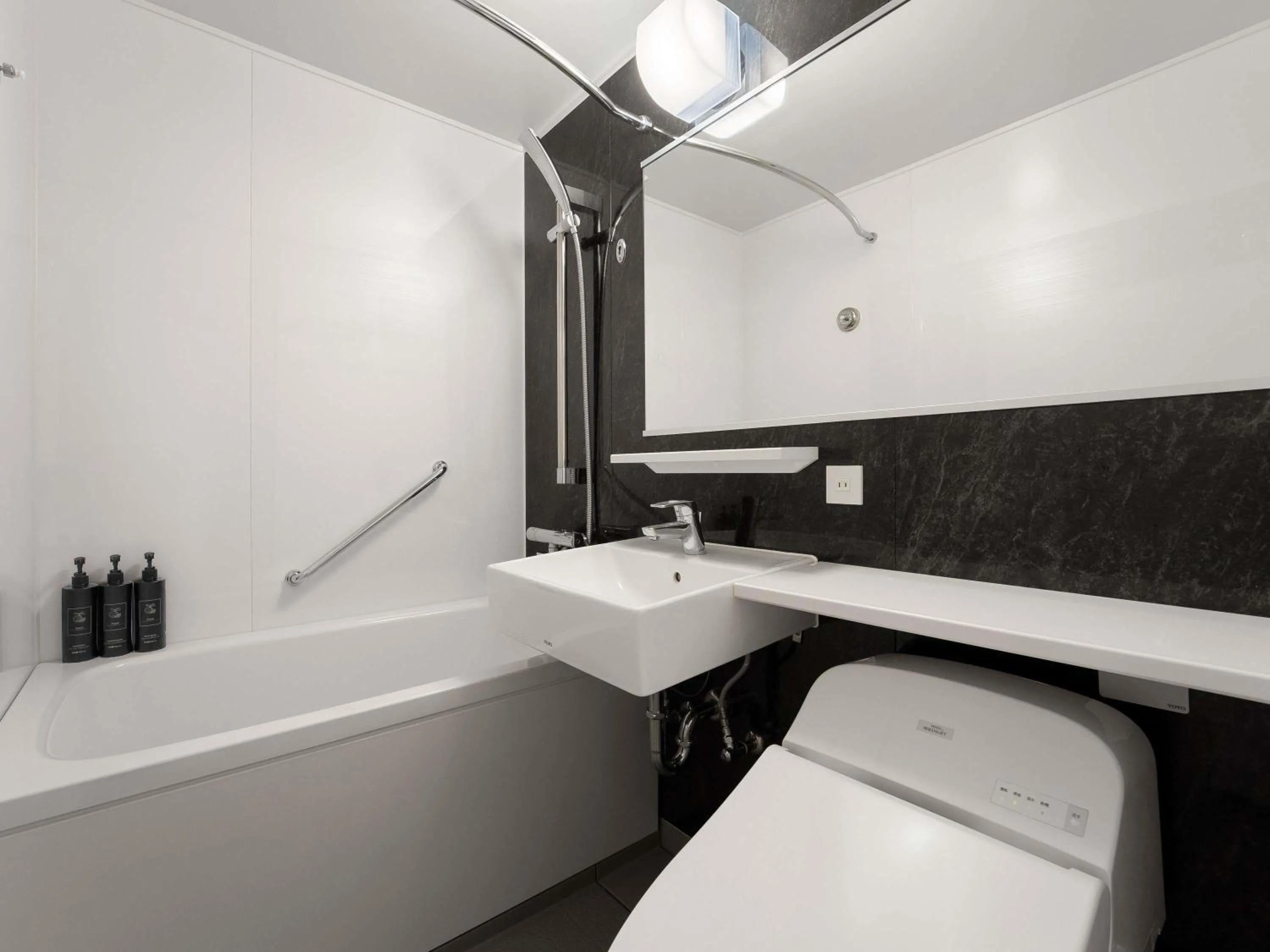 Bedroom in Grand Mercure Lake Hamana Resort & Spa