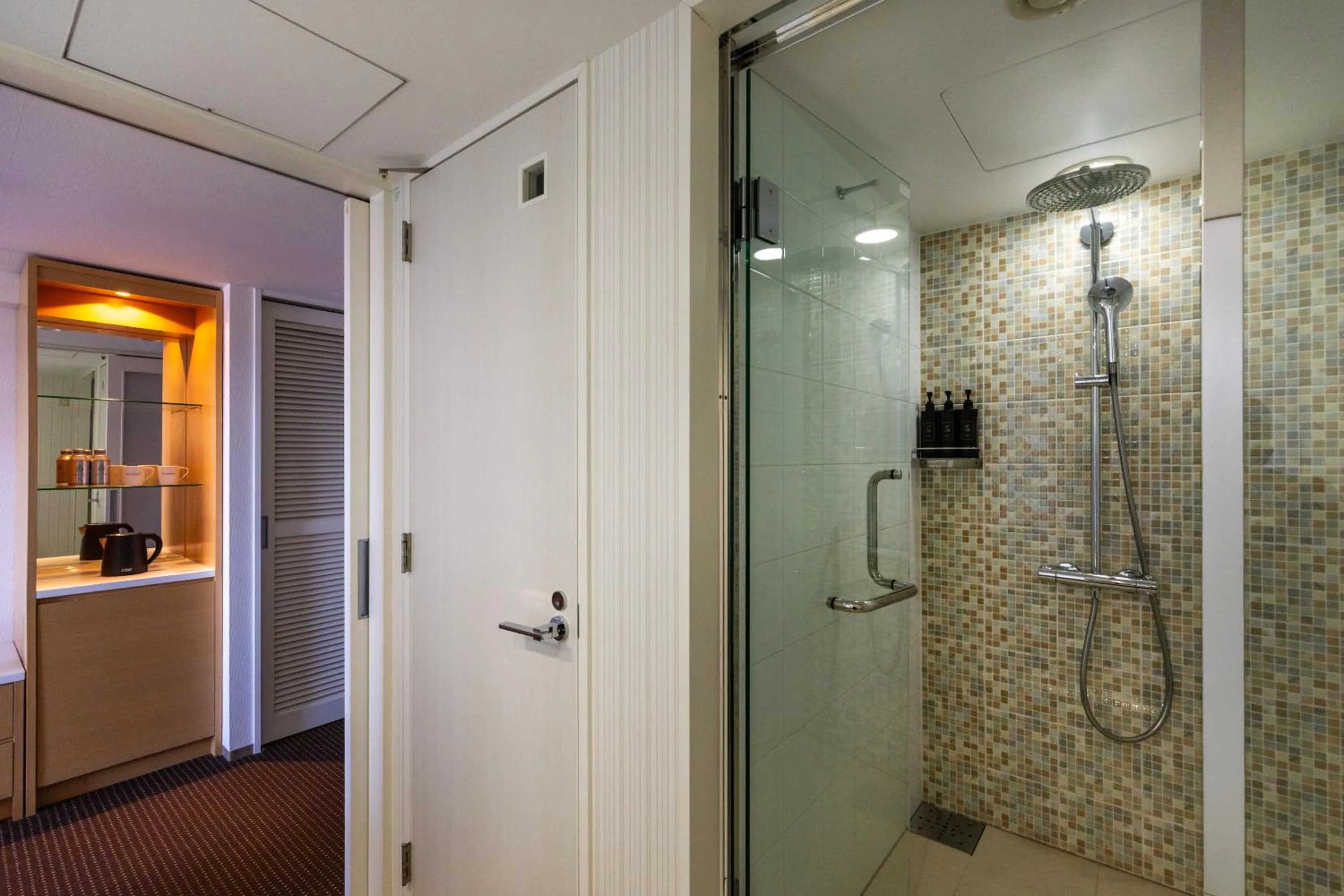 Shower in Grand Mercure Lake Hamana Resort & Spa
