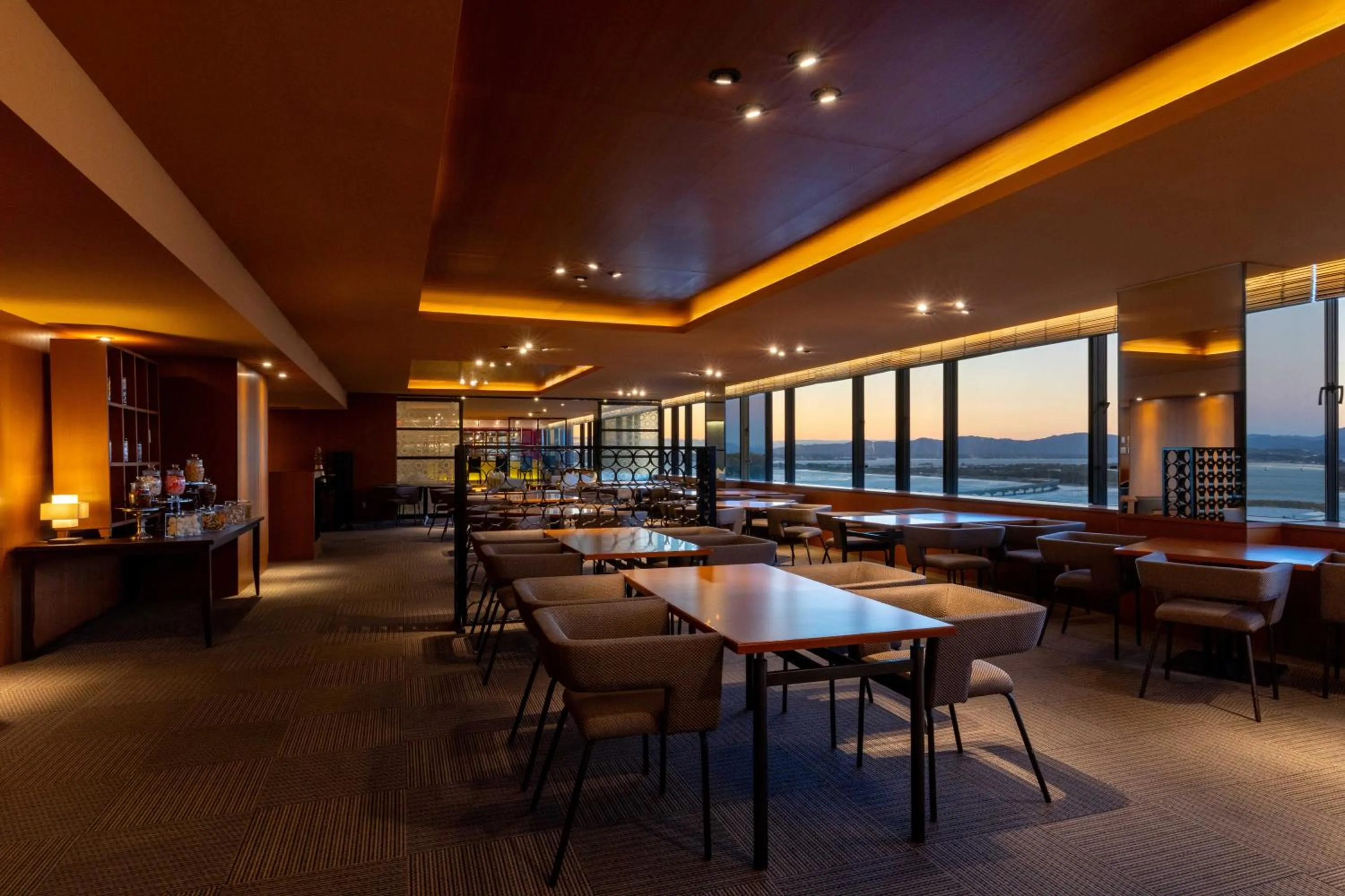 Lounge or bar in Grand Mercure Lake Hamana Resort & Spa