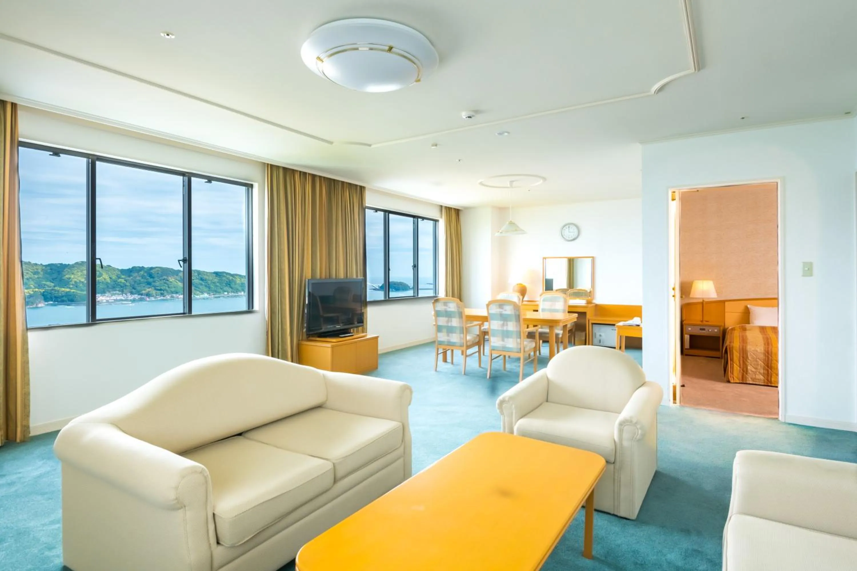 Photo of the whole room in Mercure Wakayama Kushimoto Resort & Spa