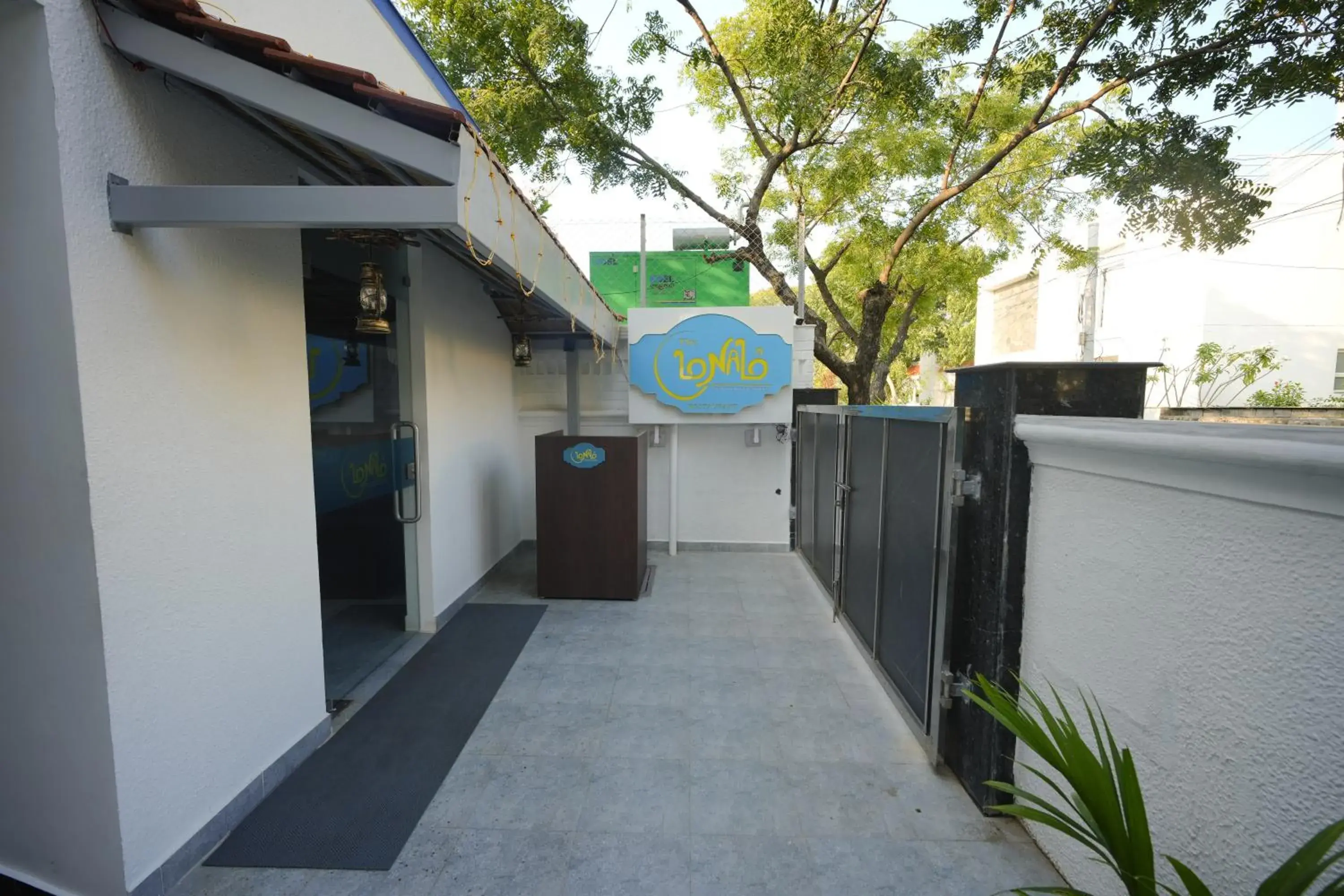 Facade/entrance in Bay Breeze Suites Facade/entrance in Bay Breeze Suites