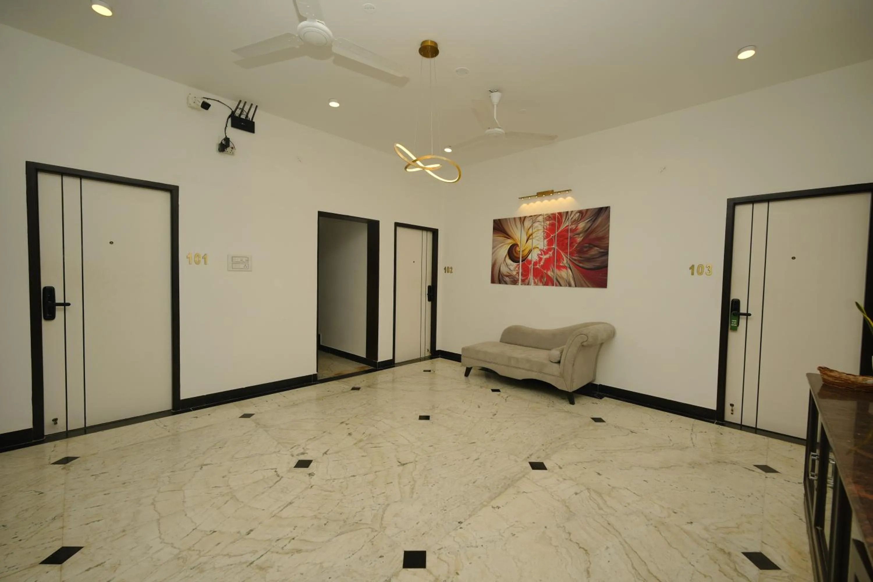 Facade/entrance in Bay Breeze Suites