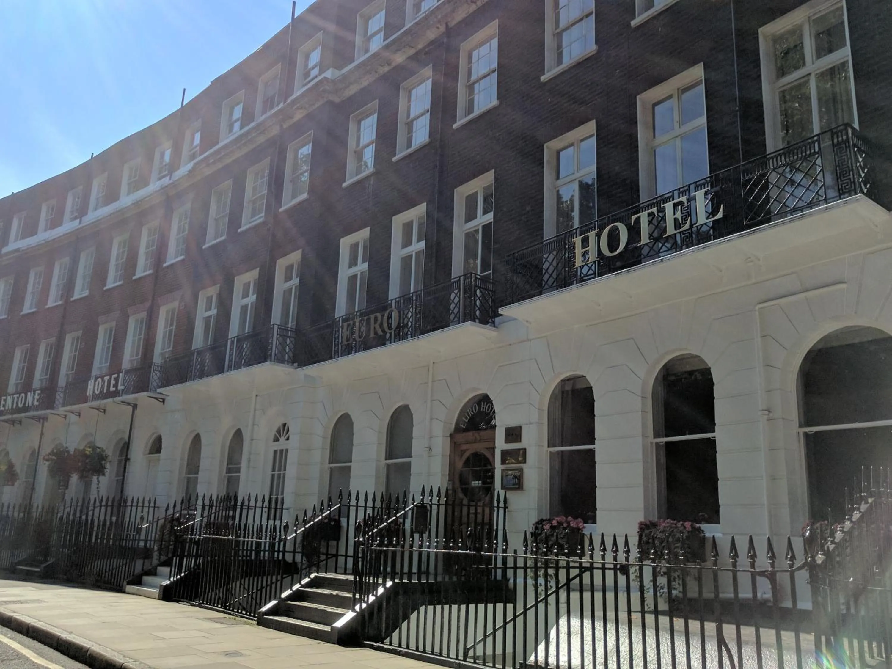 Facade/entrance in Euro Hotel