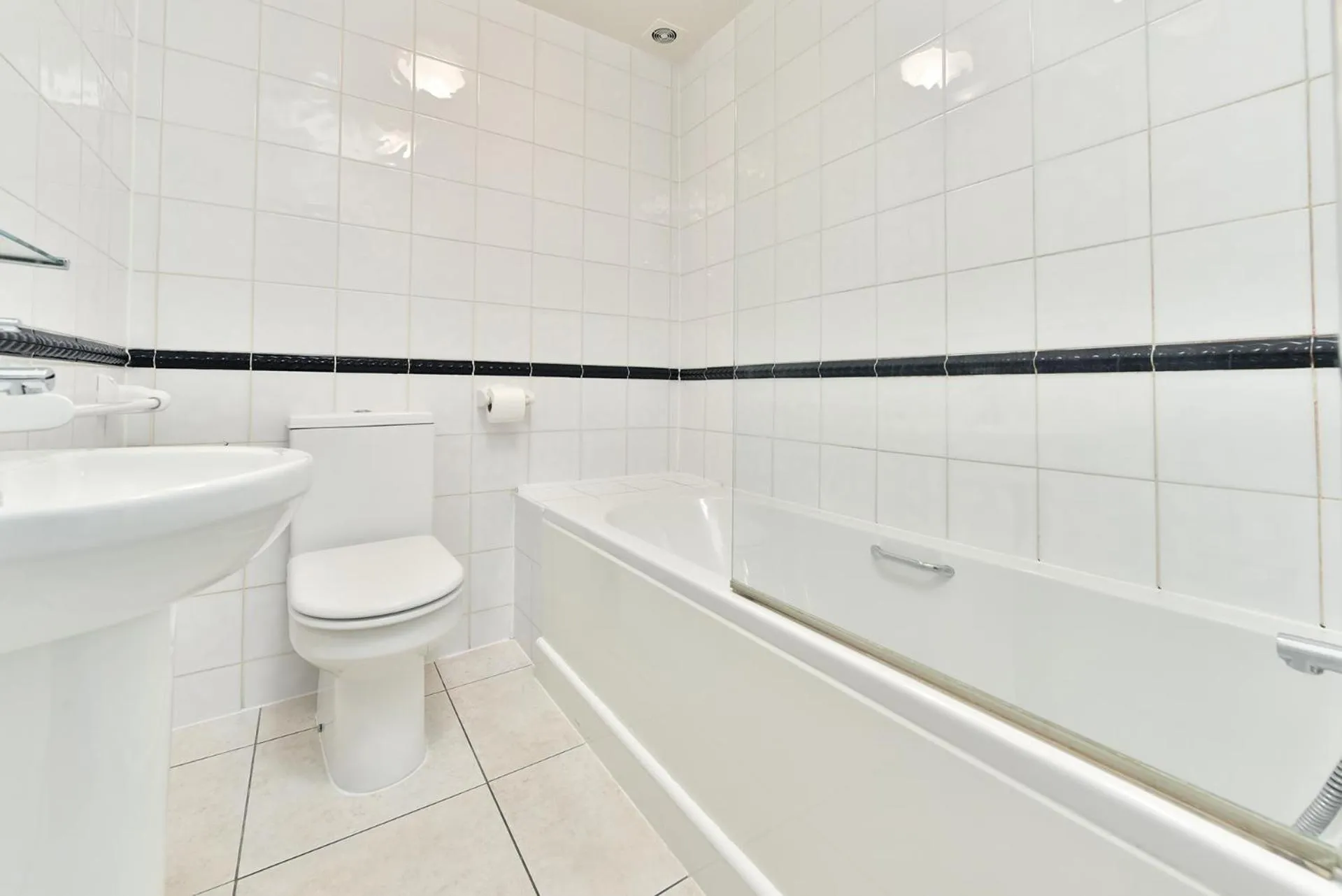 Bathroom in Euro Hotel