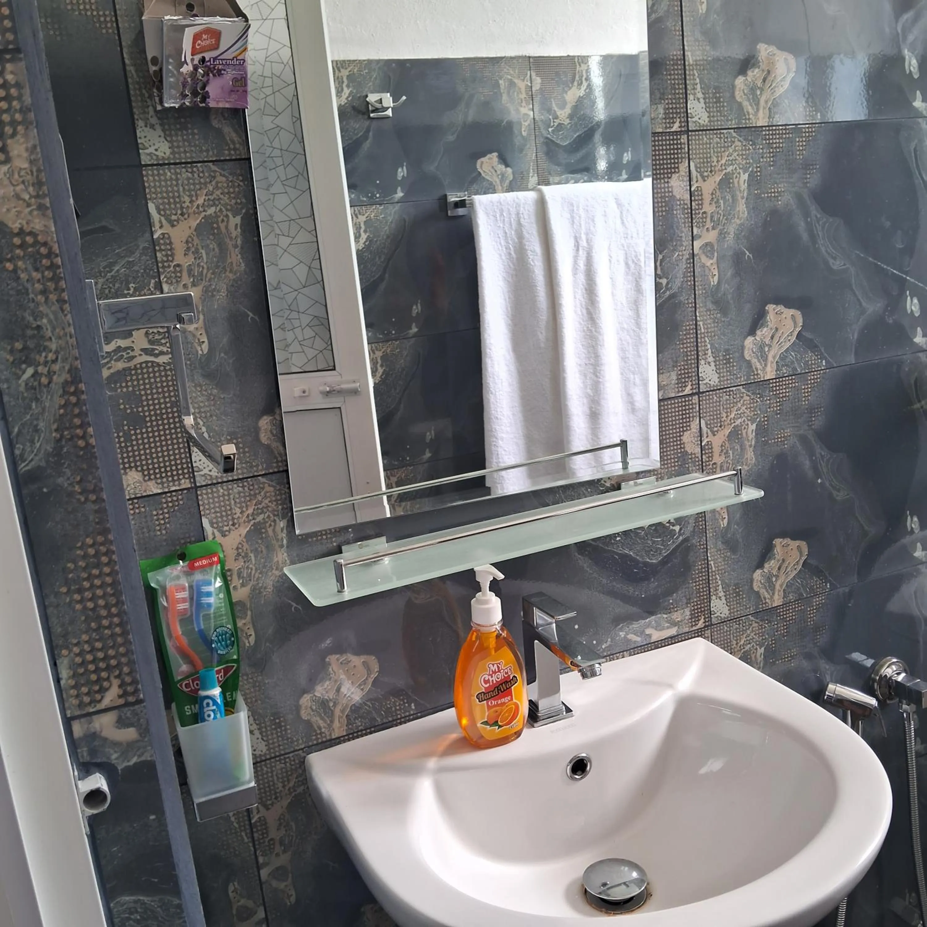 Bathroom in RKO Villa27 - Unawatuna