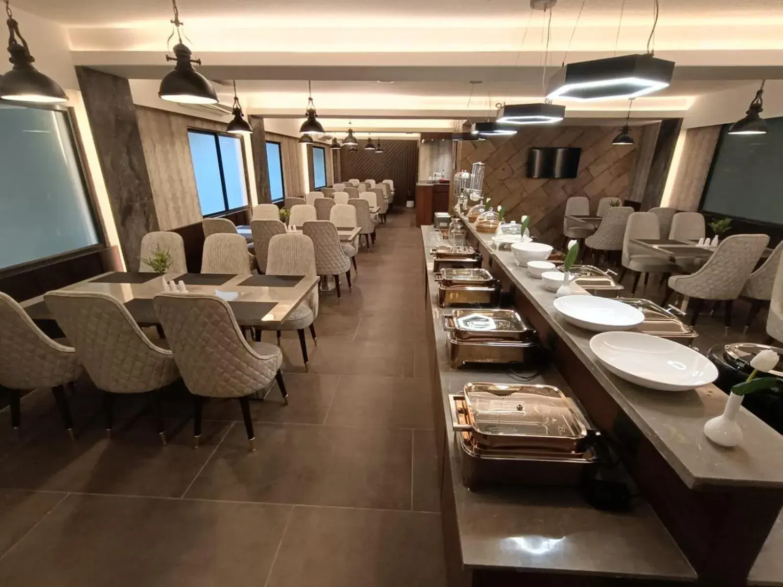 Restaurant/places to eat in Hotel Monsoon Palace Guwahati Restaurant/places to eat in Hotel Monsoon Palace Guwahati