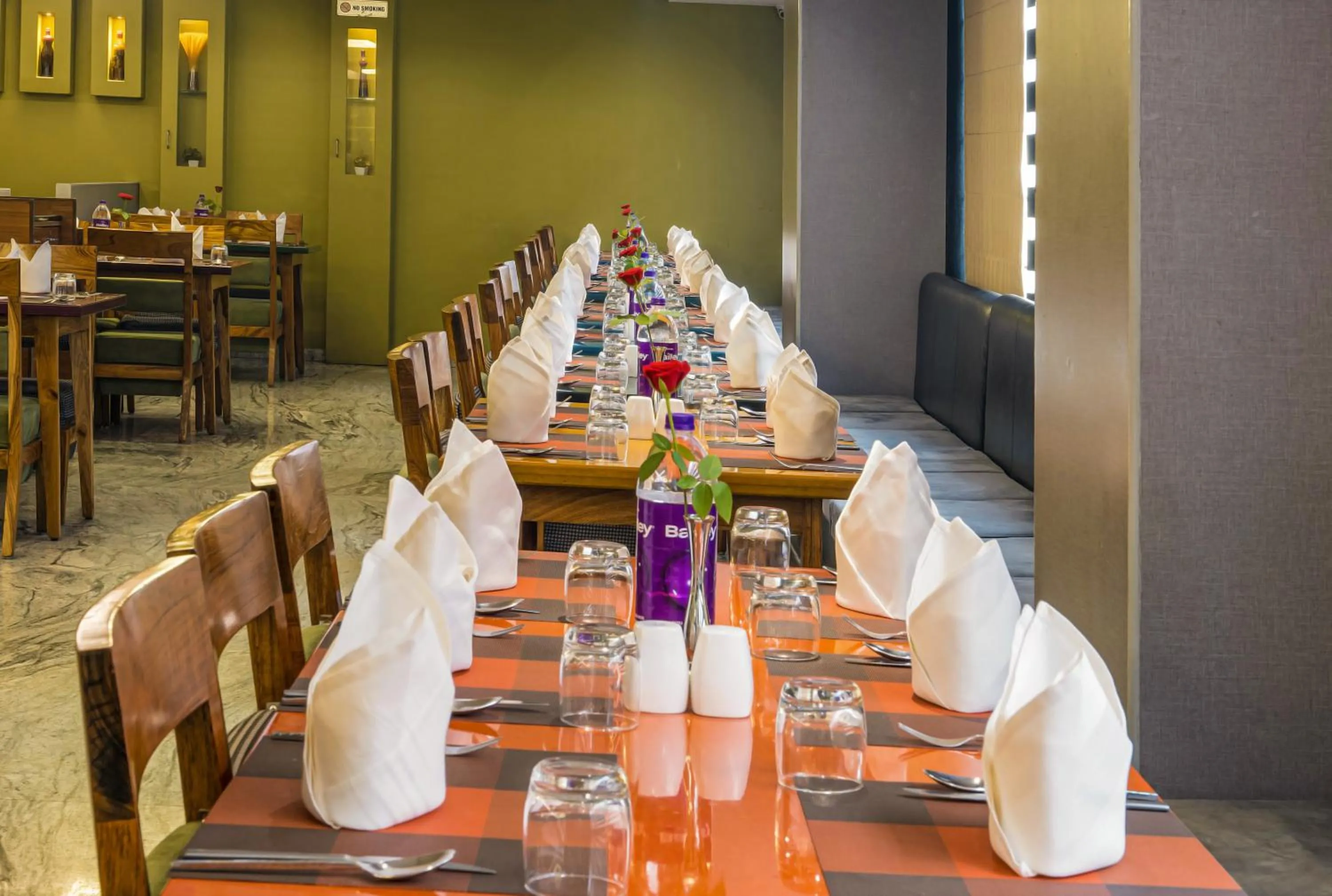 Restaurant/places to eat in Effotel By Sayaji Indore